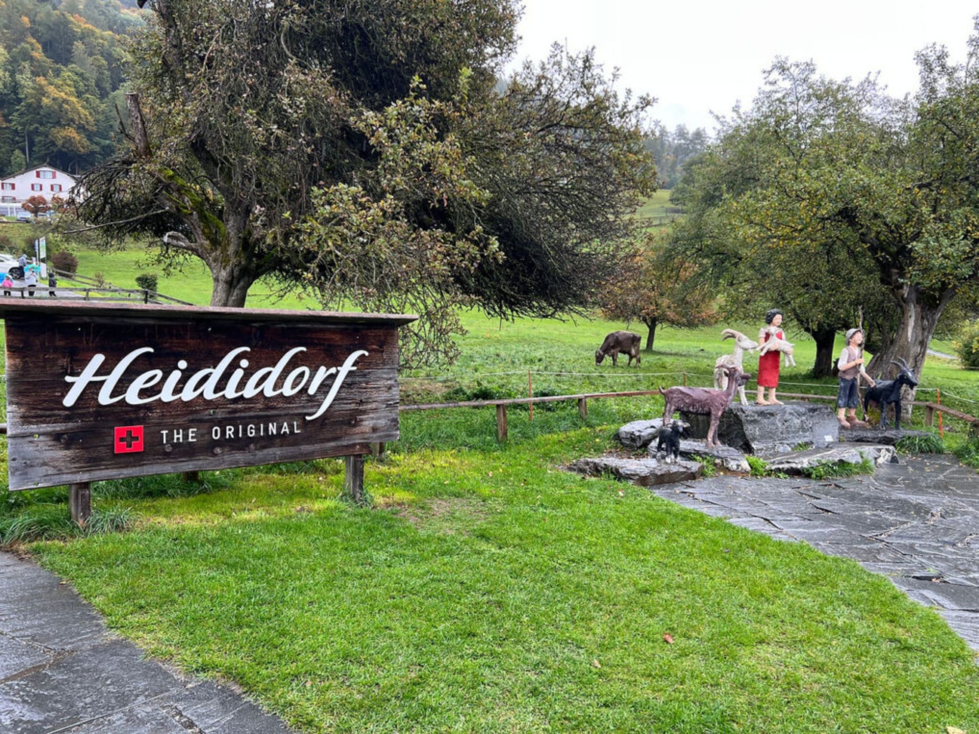 heidi_village_entrance