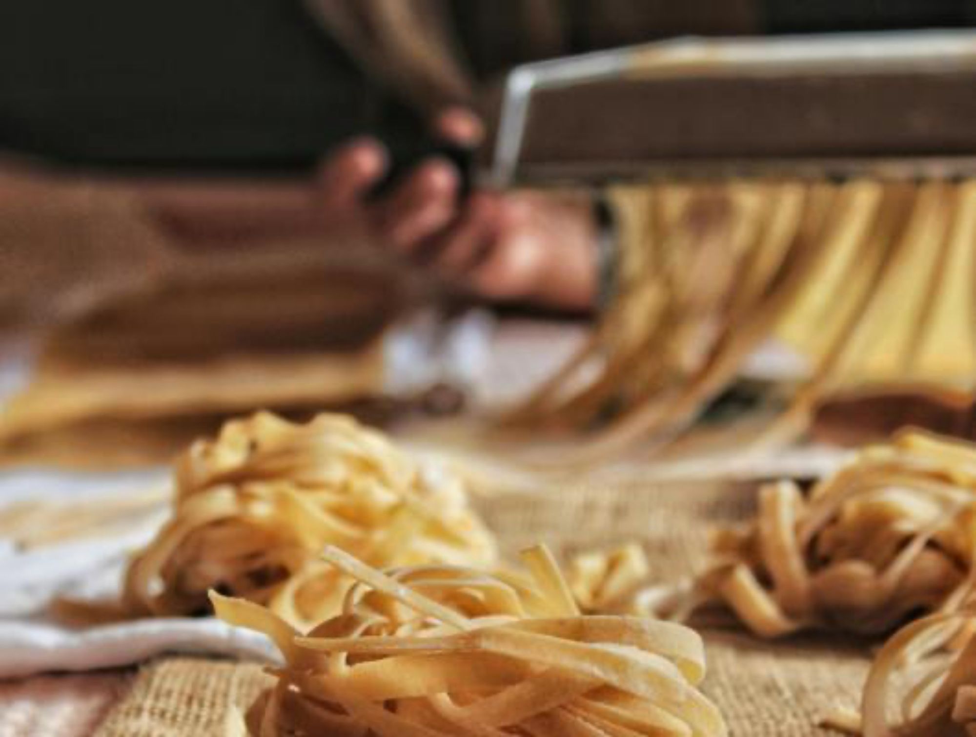 在文根贝尔韦德尔大酒店举办新鲜意大利面的制作工作坊