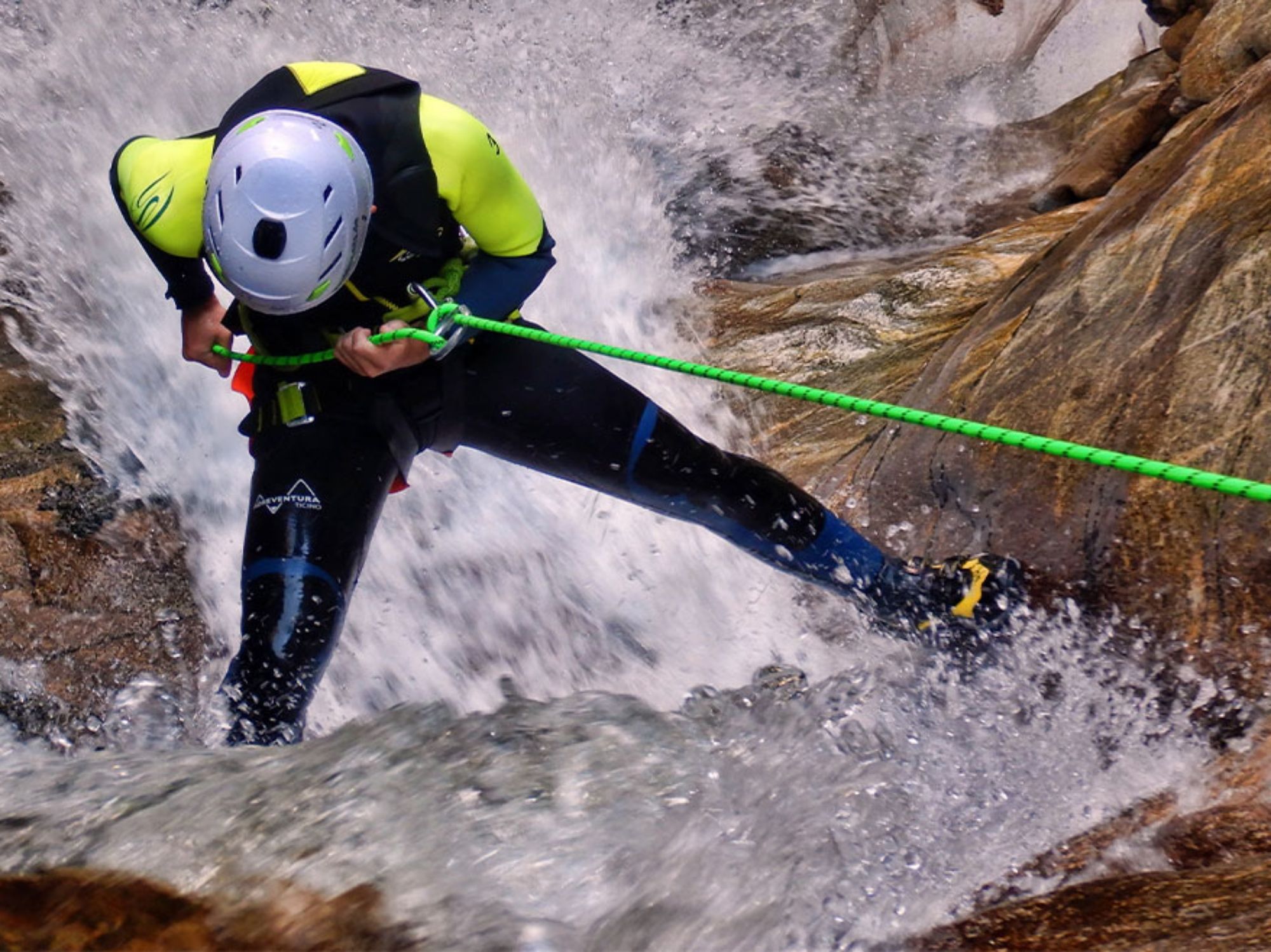Purelements-Canyoning-Expert-canyoning-camp-tessin-1