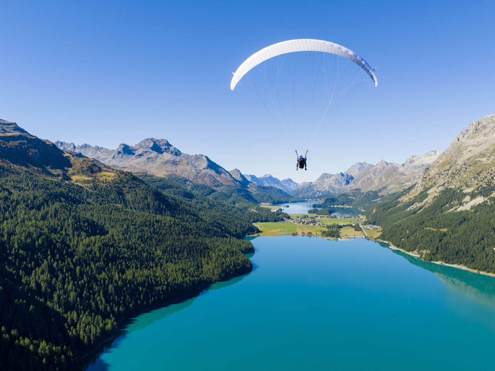 stmoritz-paralotniarstwo-lato-malownicze-nad-jeziorem-płaskowyż-stmoritz-niebo-lot-tandemowy(1)