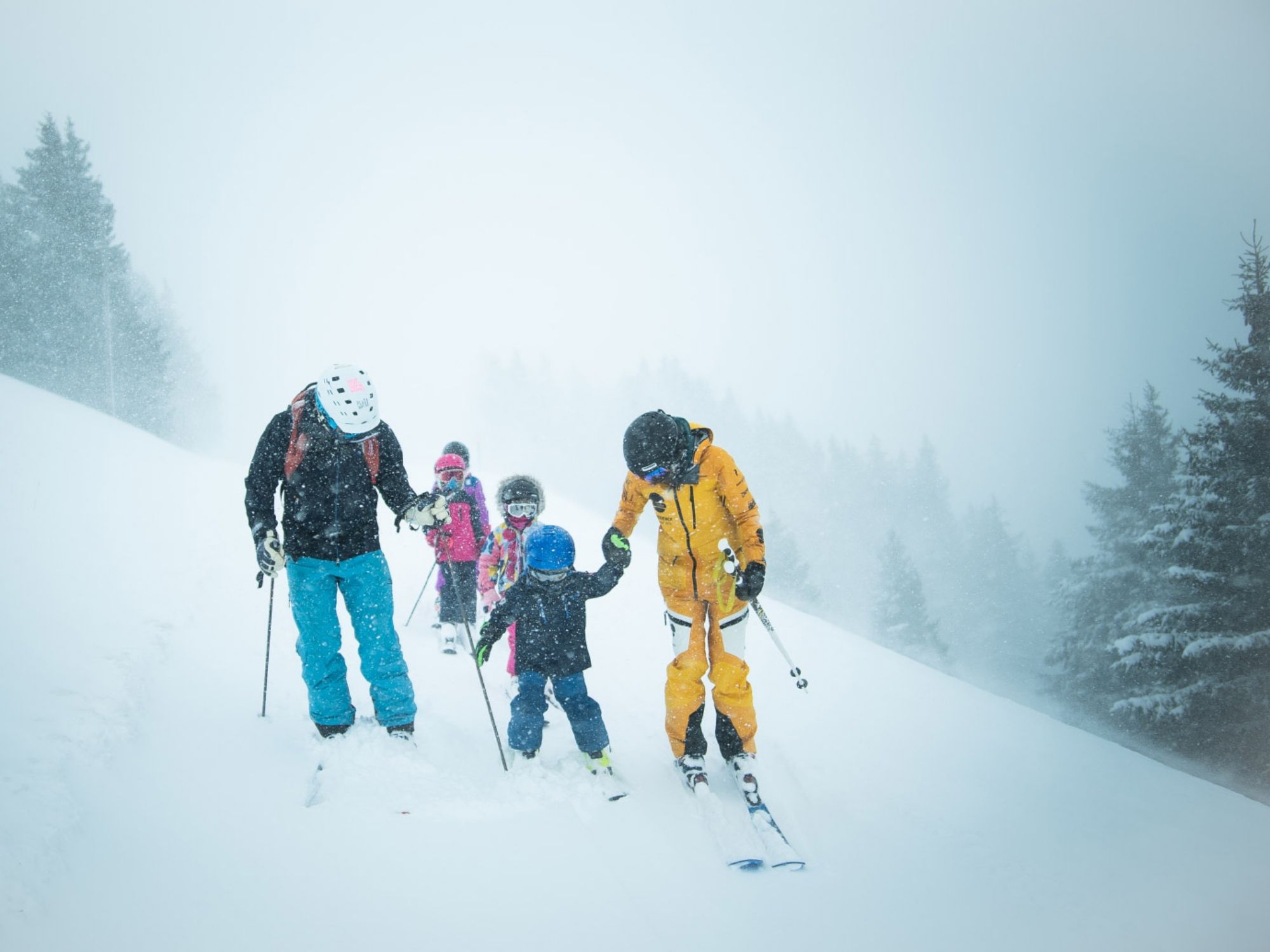 kids-ski-group-club-champery