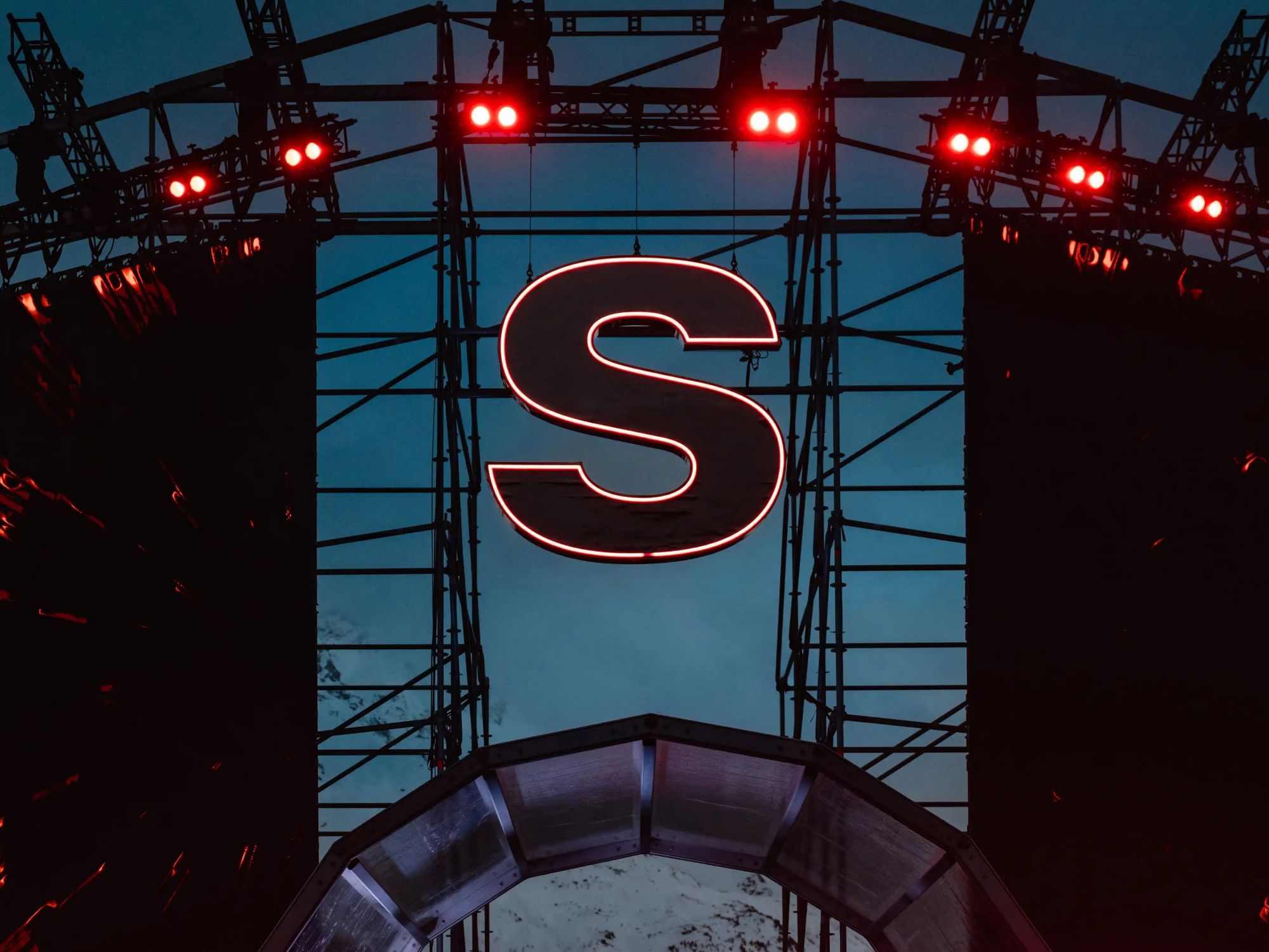 6834813dabb3143b9e1bb34b_paraskeyi_sunisi_25_patrick_b-8373-antigrafo