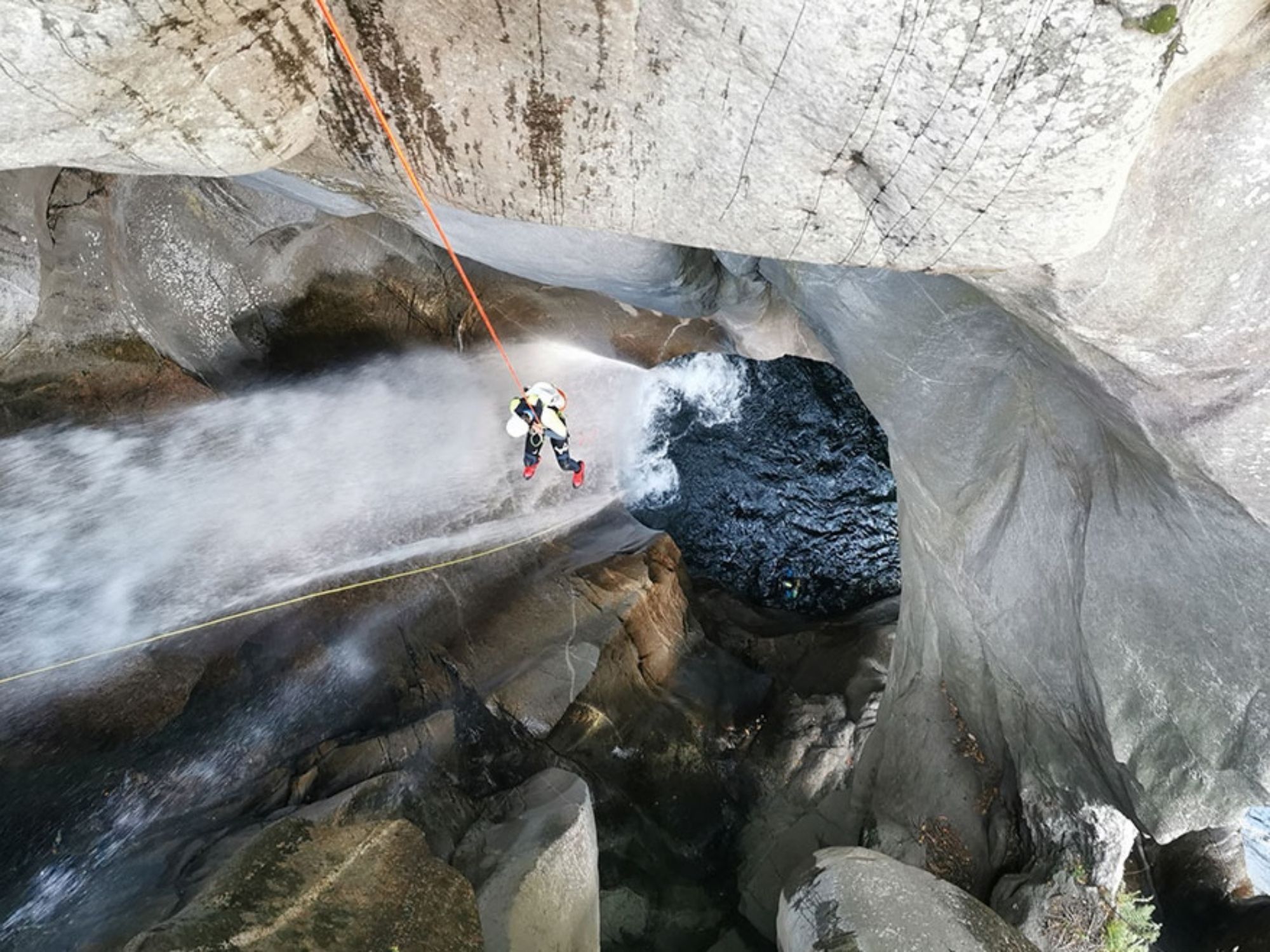 Purelements-Canyoning-Expert-canyoning-camp-tessin-6