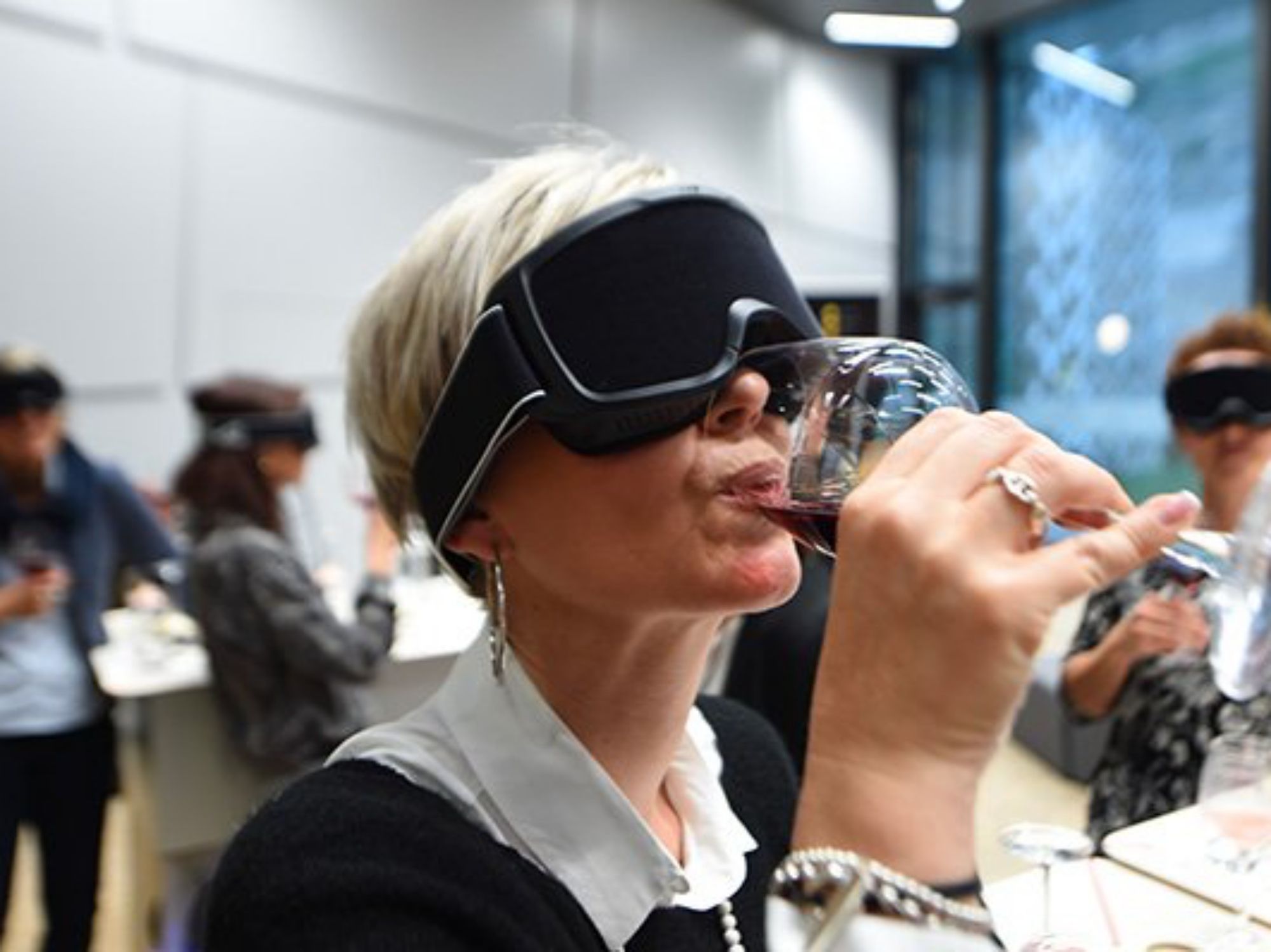 menyelami-wine-dengan-tutup-mata