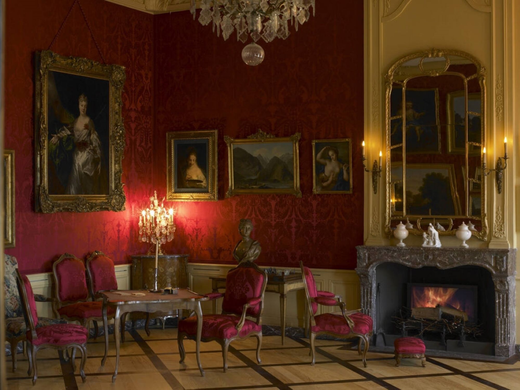 Dauerausstellung Räume des 18. Jh.