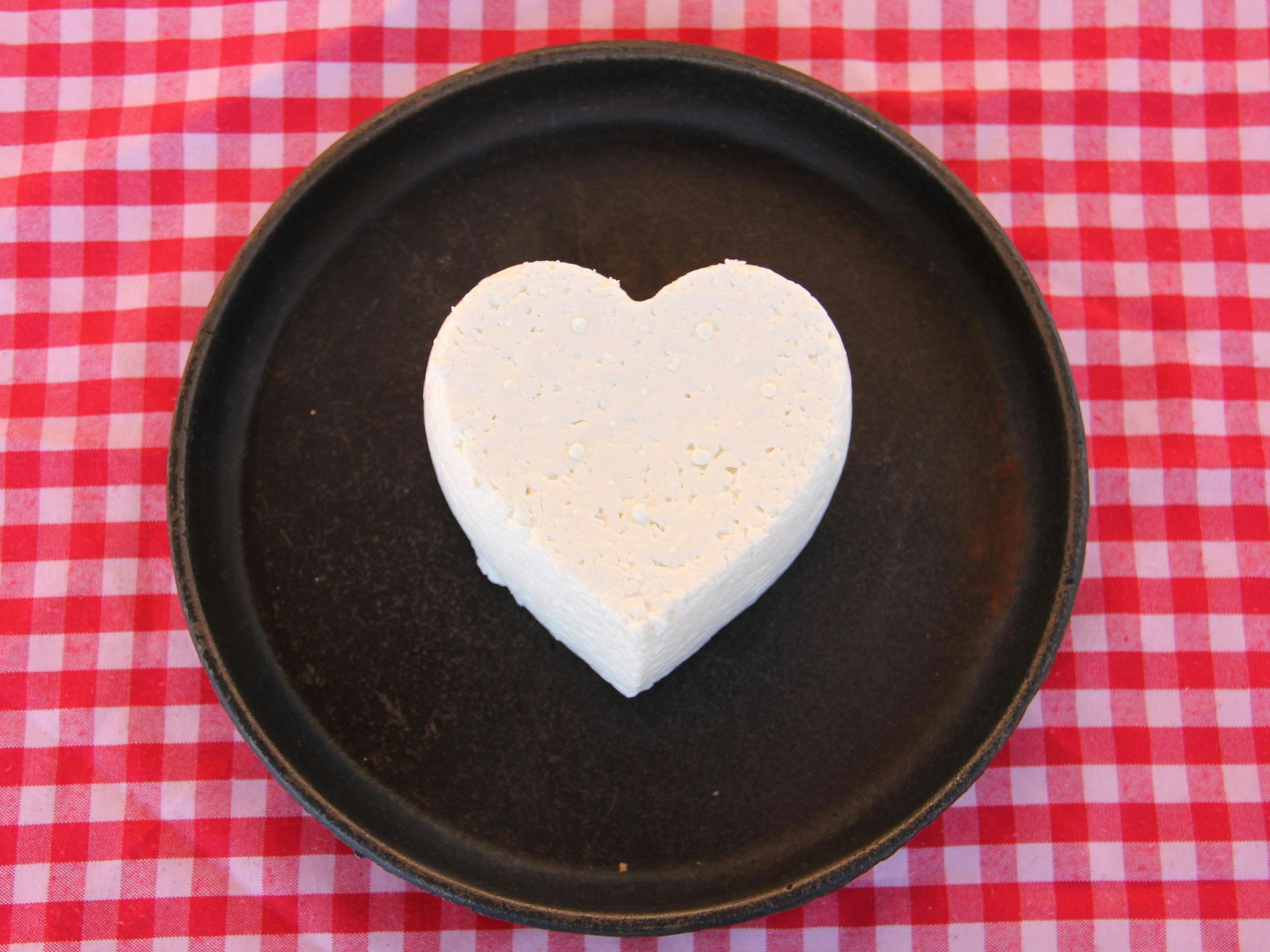 Nhà máy sản xuất phô mai Emmentaler: Làm phô mai tươi cho nhóm