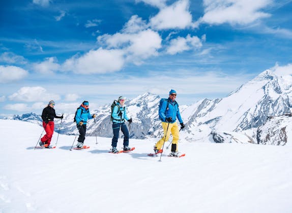 Snowshoeing in Adelboden with apéro