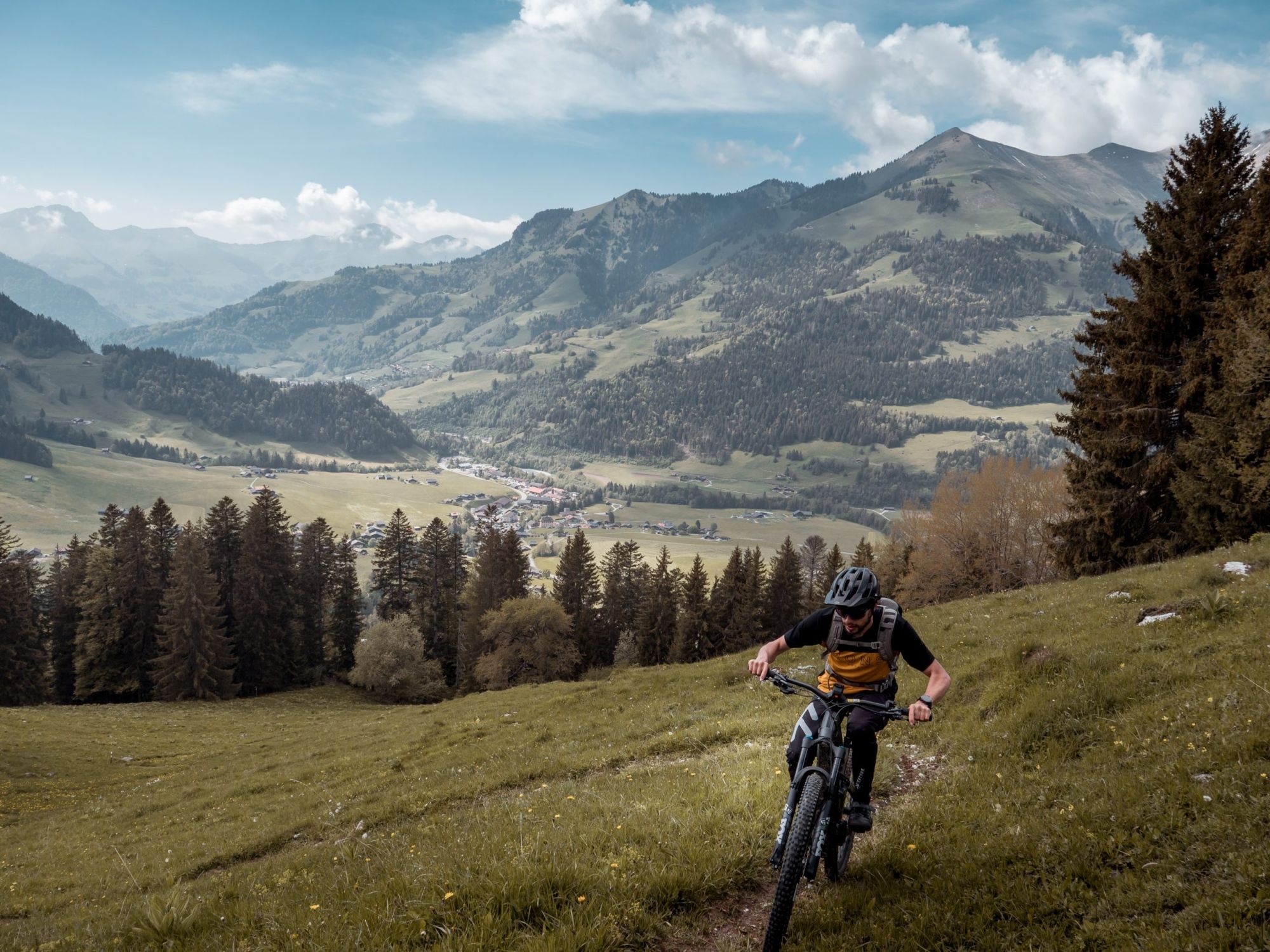 Tour_Ebike_PaysdEnhaut-26-scaled