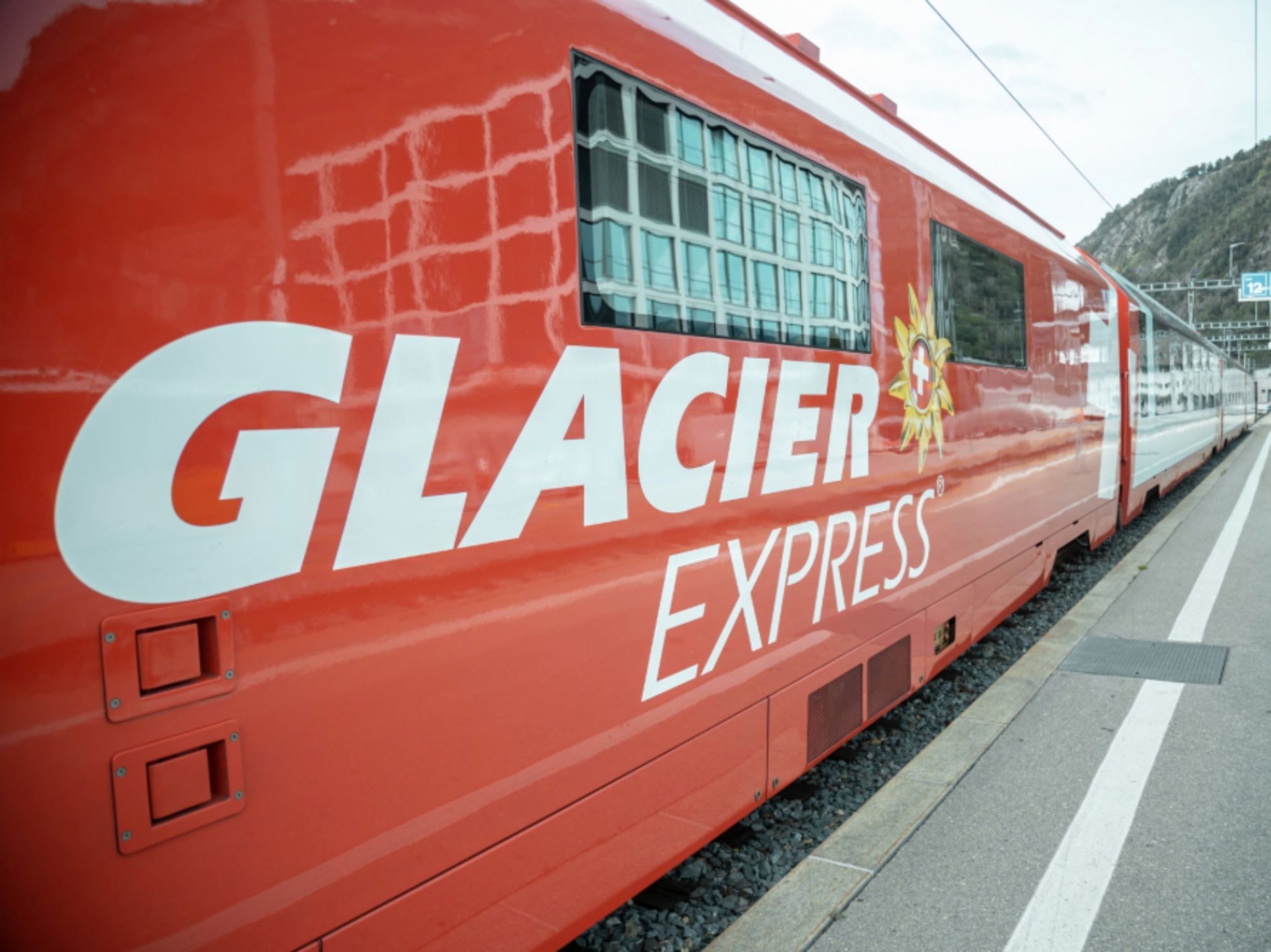 gletsjer-ekspressen-zermatt-st-moritz