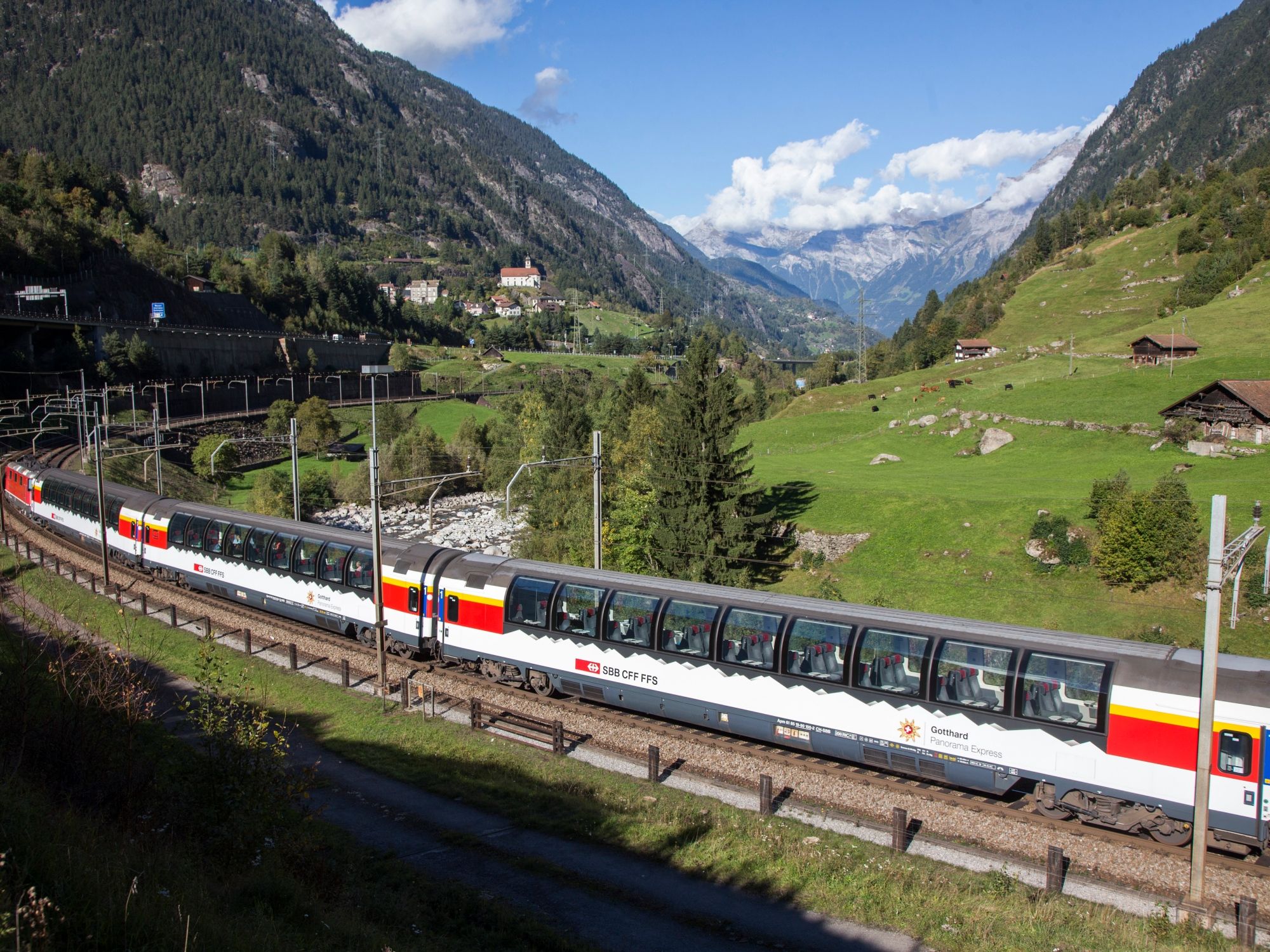 Gotthard Panorama Express_Wattingerkurve_©SBB CFF FFS