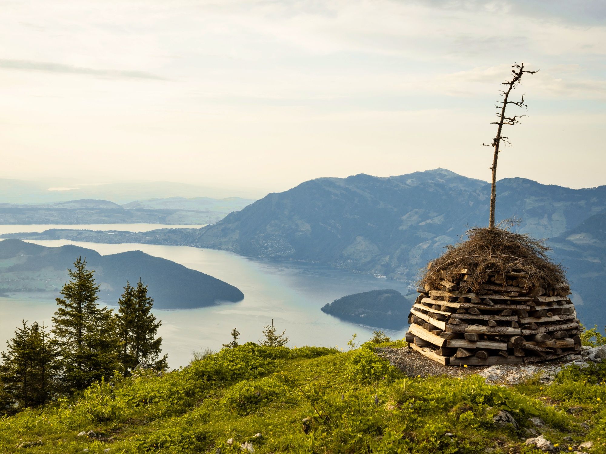 Klewenalp mit Gipfelfeuer