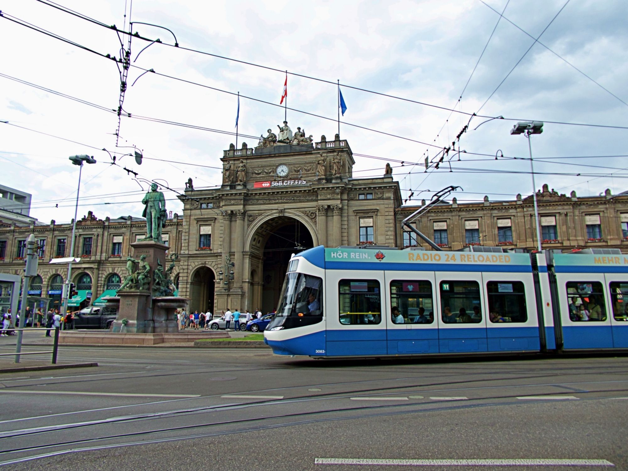Tram am Bahnhof