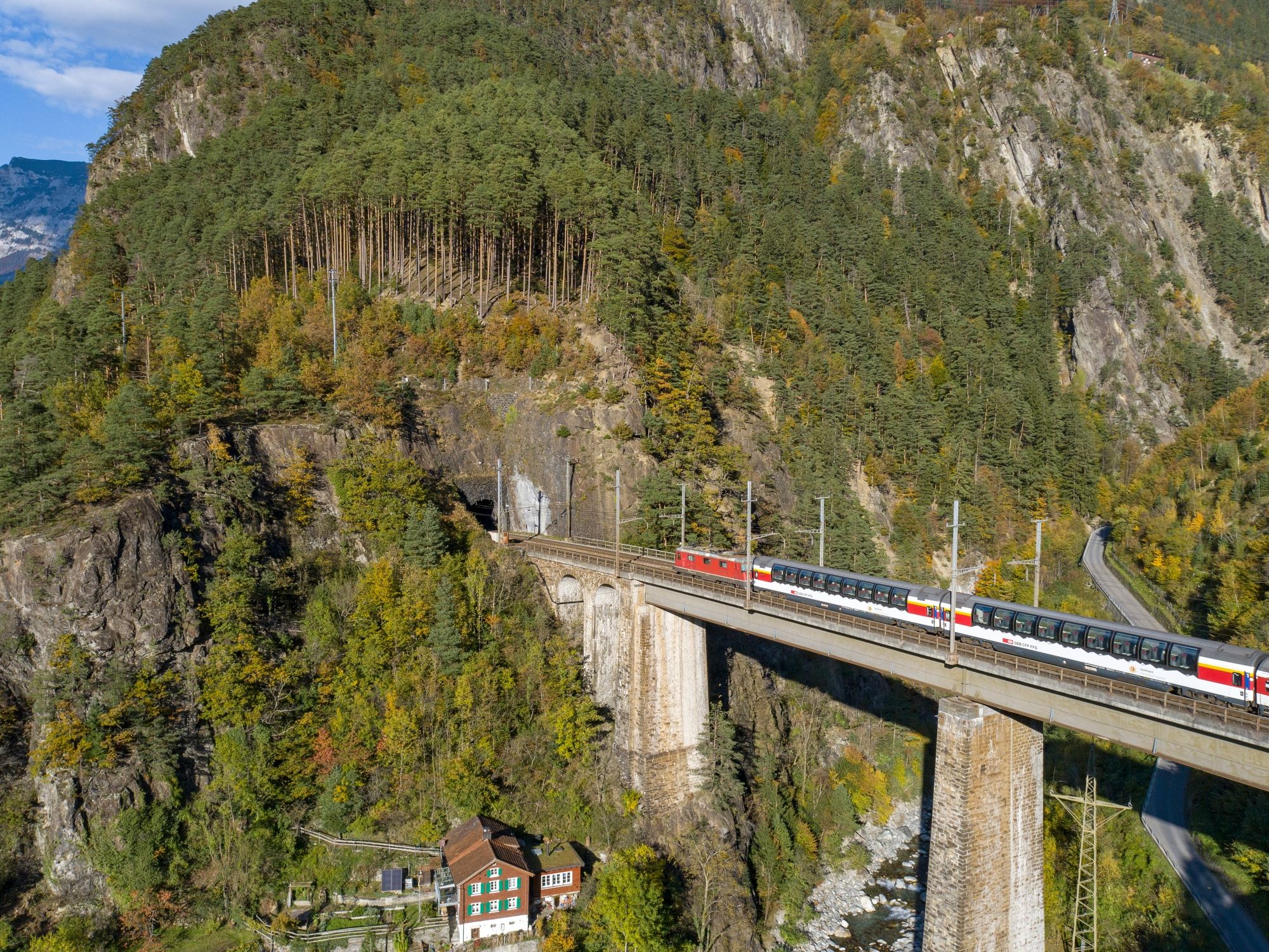 Gotthard Panorama Express_Amsteg©SBB CFF FFS; Dario Häusermann