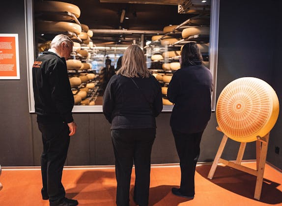 Guided Tour_©Emmentaler Show Cheese Dairy