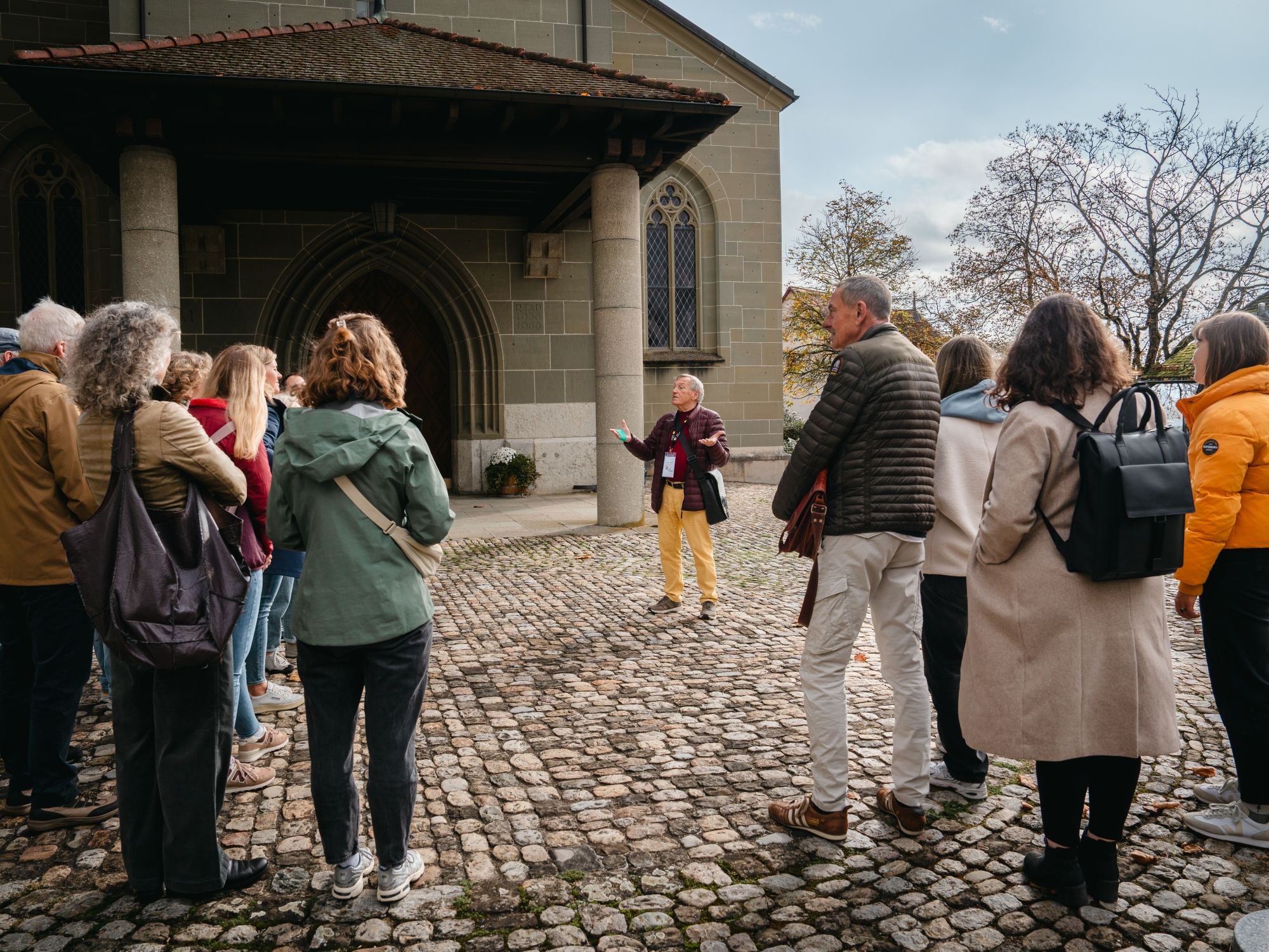 prohlidka-mesta-burgdorf-skupina-mestske-kostel-bendicht-bern-vitej-6