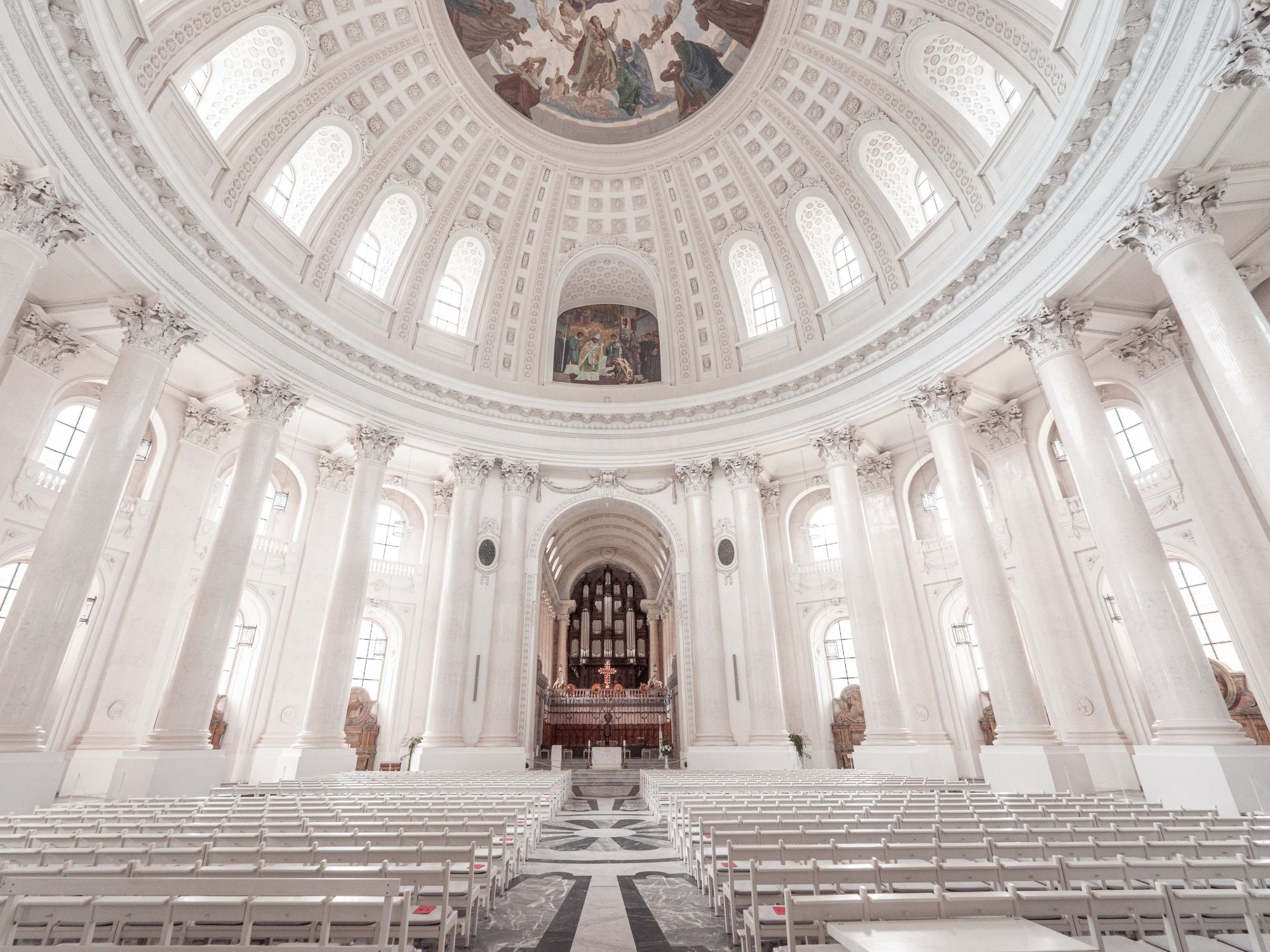 12 _(c)_ Forêt-Noire-Société de Production SARL