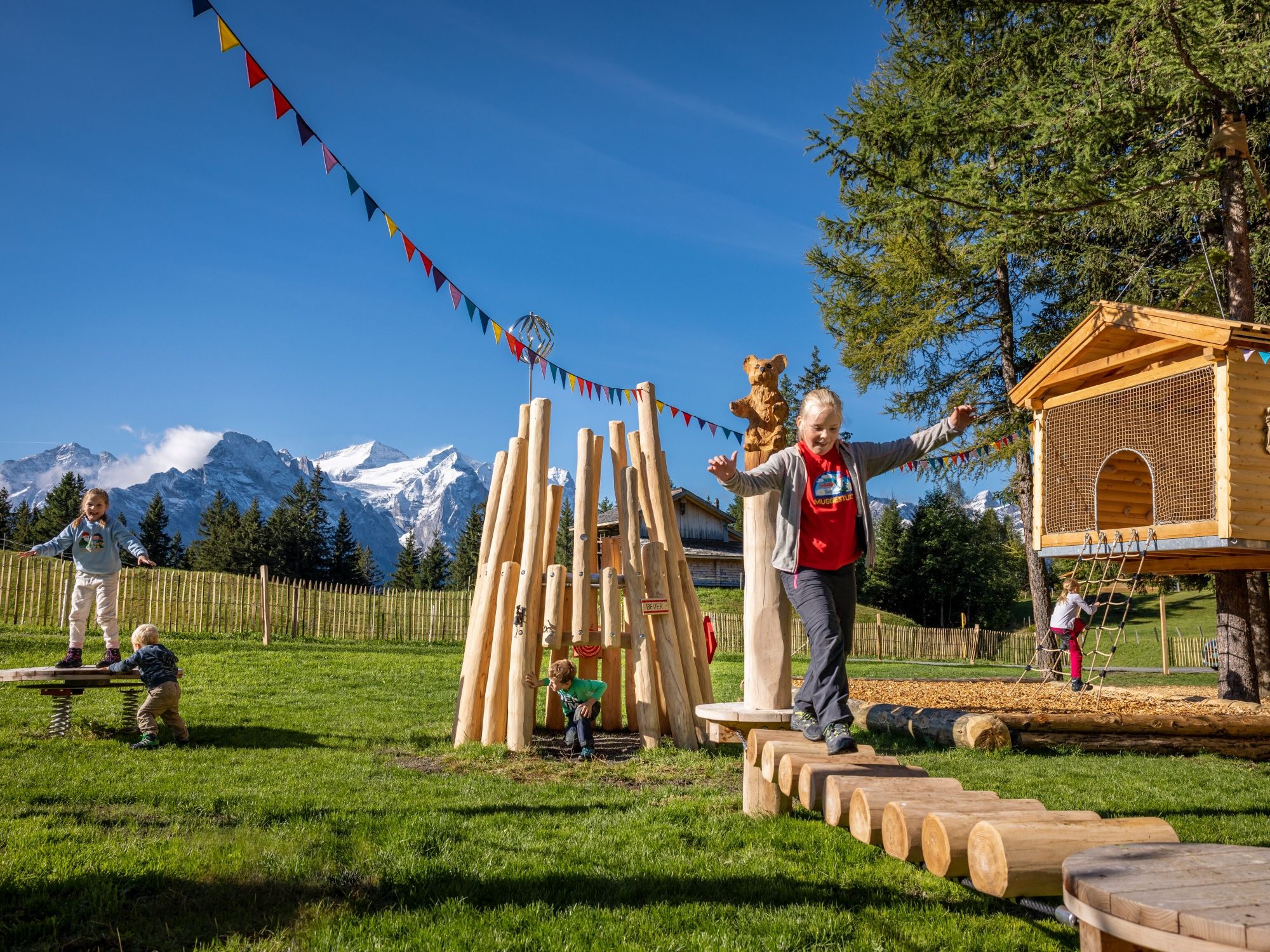 Loc de joacă pentru pitici 4_by.davidbirri