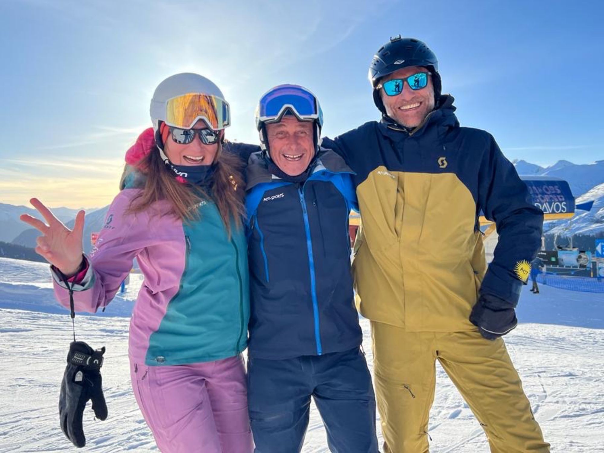 978c9701-414a-400f-a6a7-ed32fc7c92f0