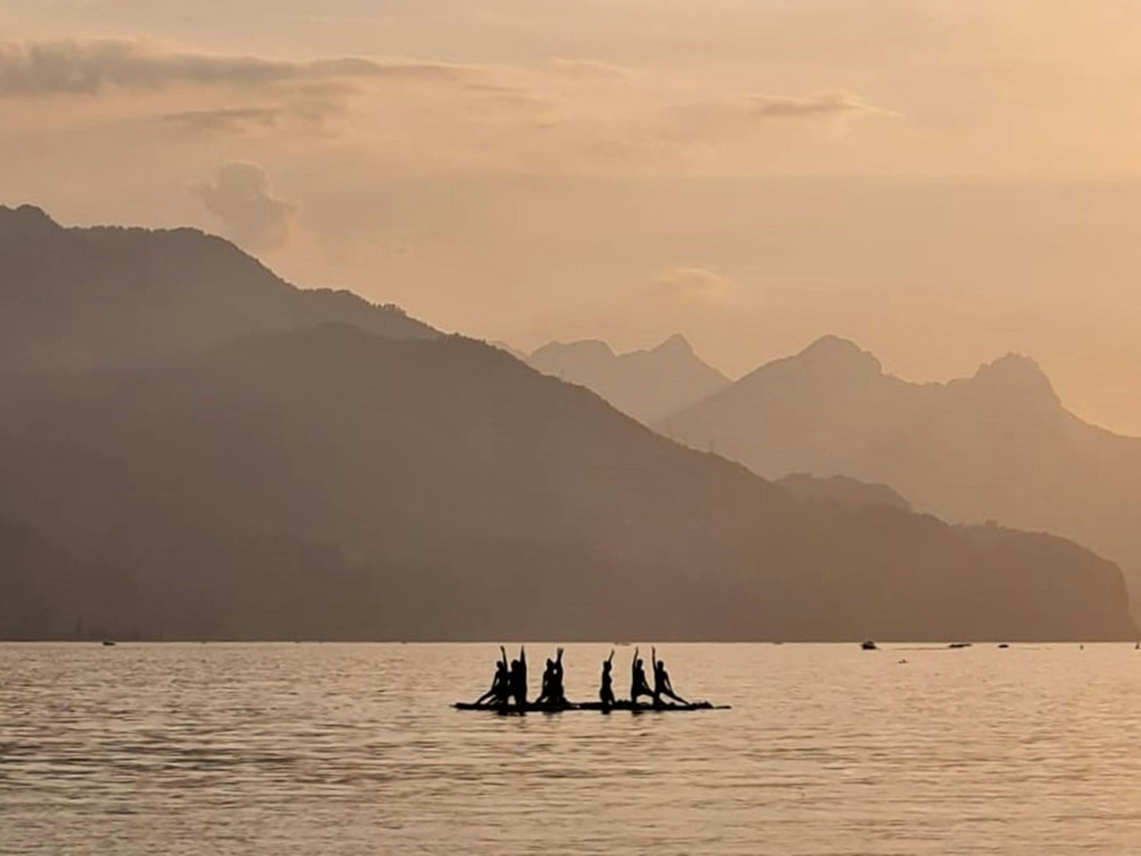 Joga na SUP na Jeziorze Walensee
