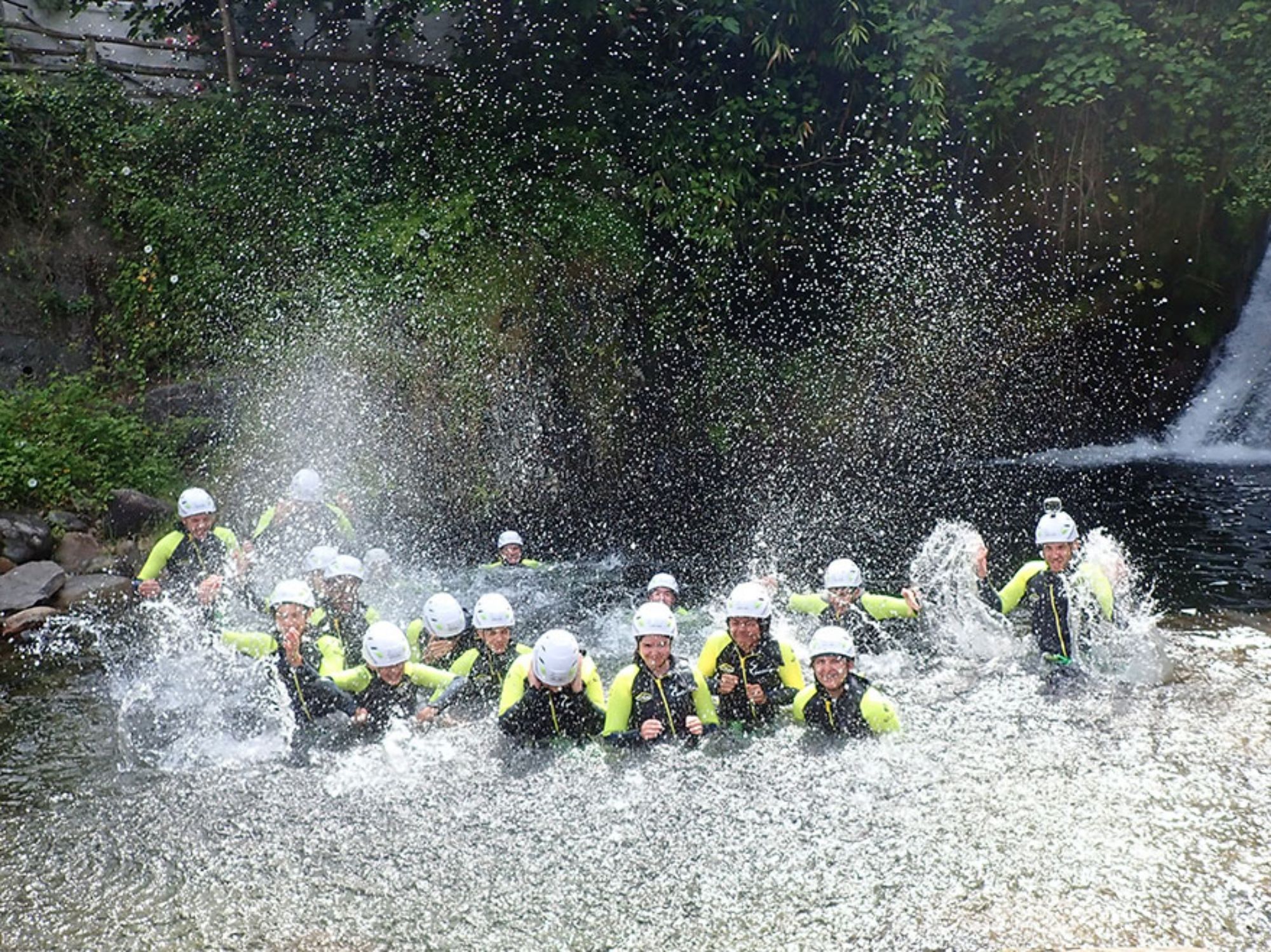 purelements-canyoning-tessin-groupes