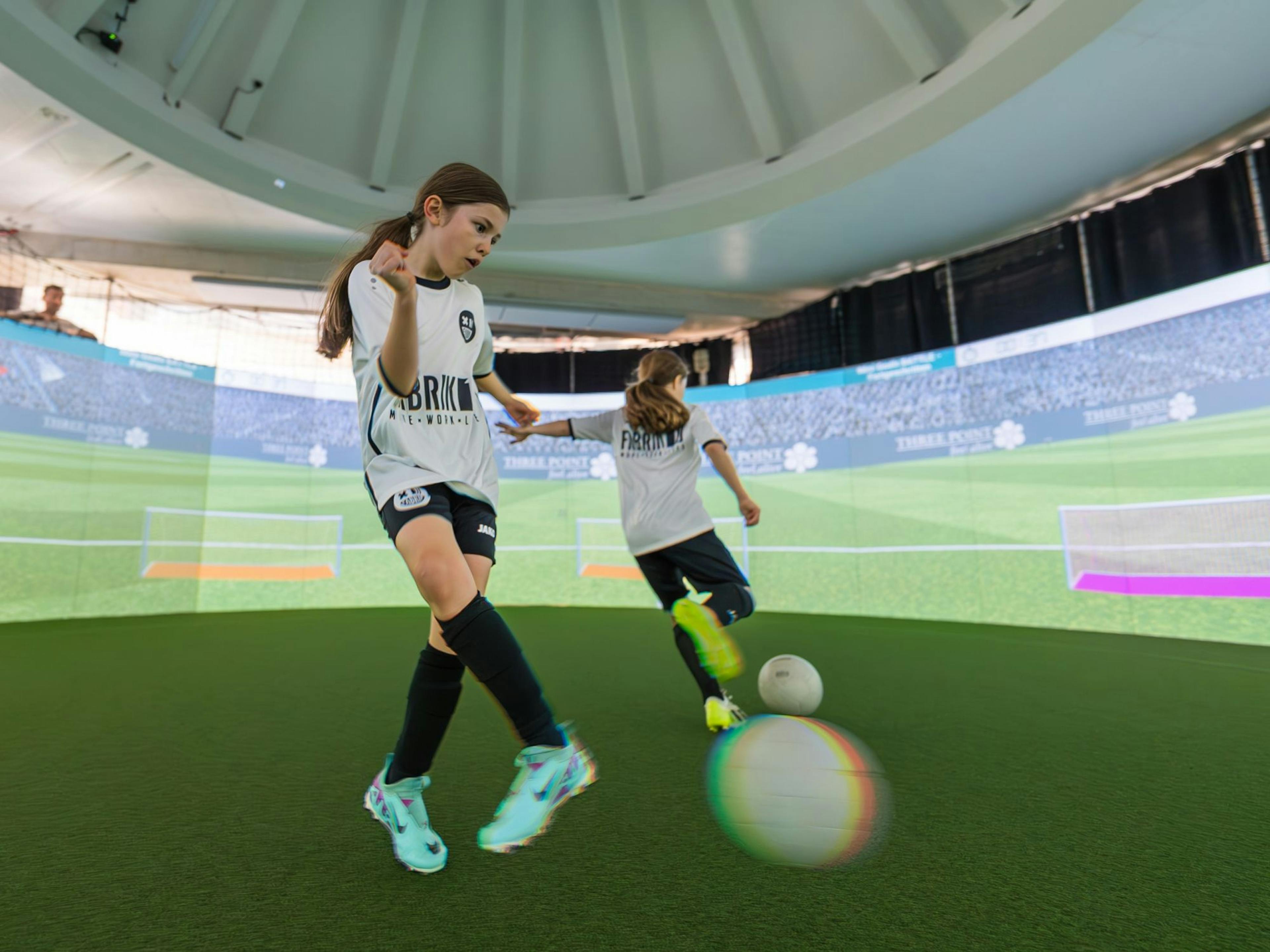 Fussballerinnen im Bot360