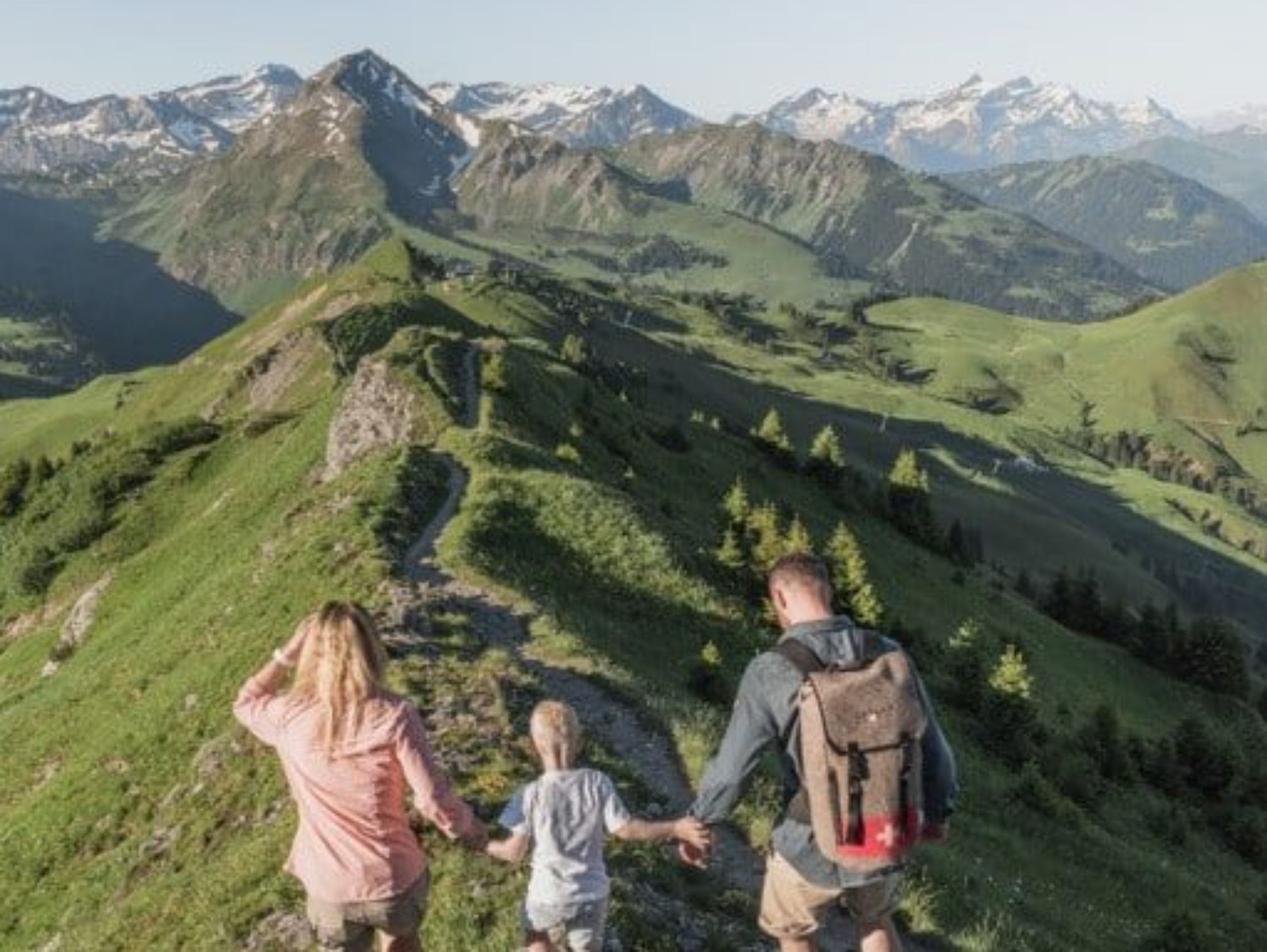 nomadness_gst_hiking_70-min