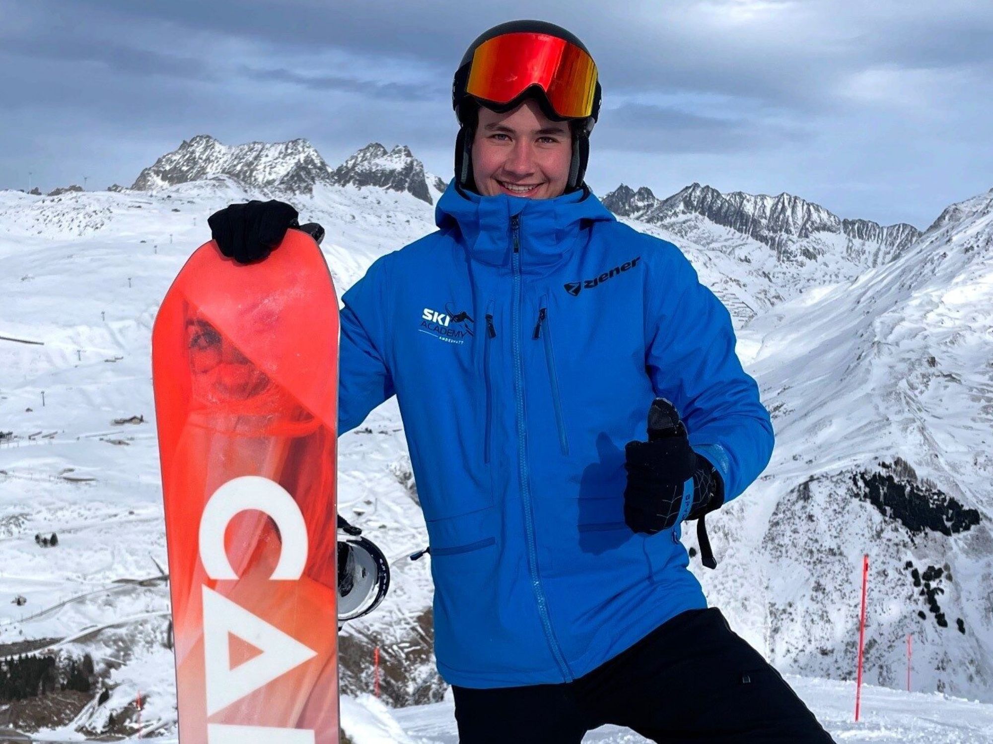 SkiAcademy_Istruttore_Marc-e1742453562357