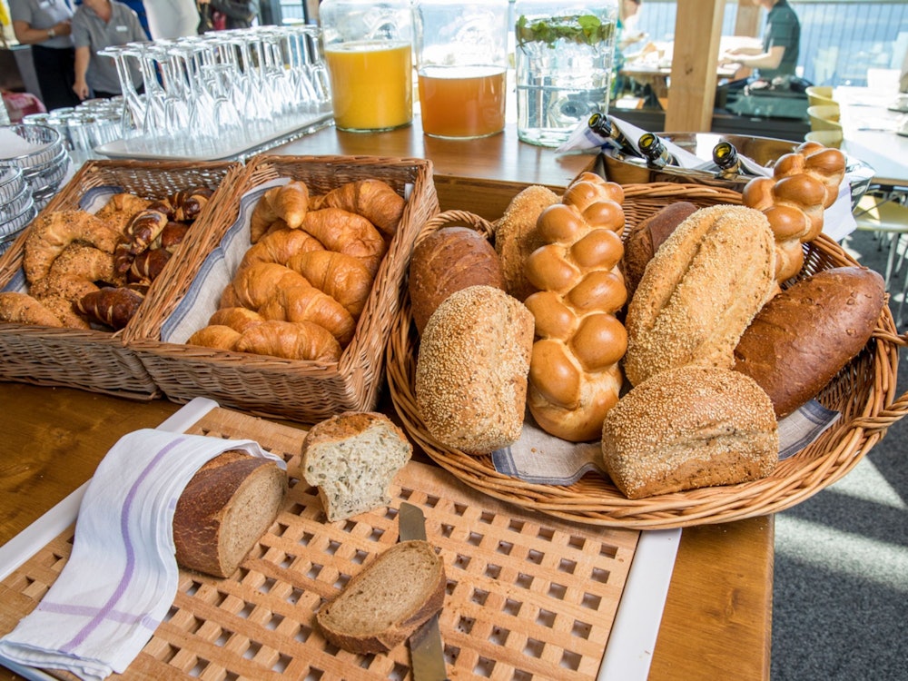 Buffet petit-déjeuner Tour des Alpes_5_par.davidbirri