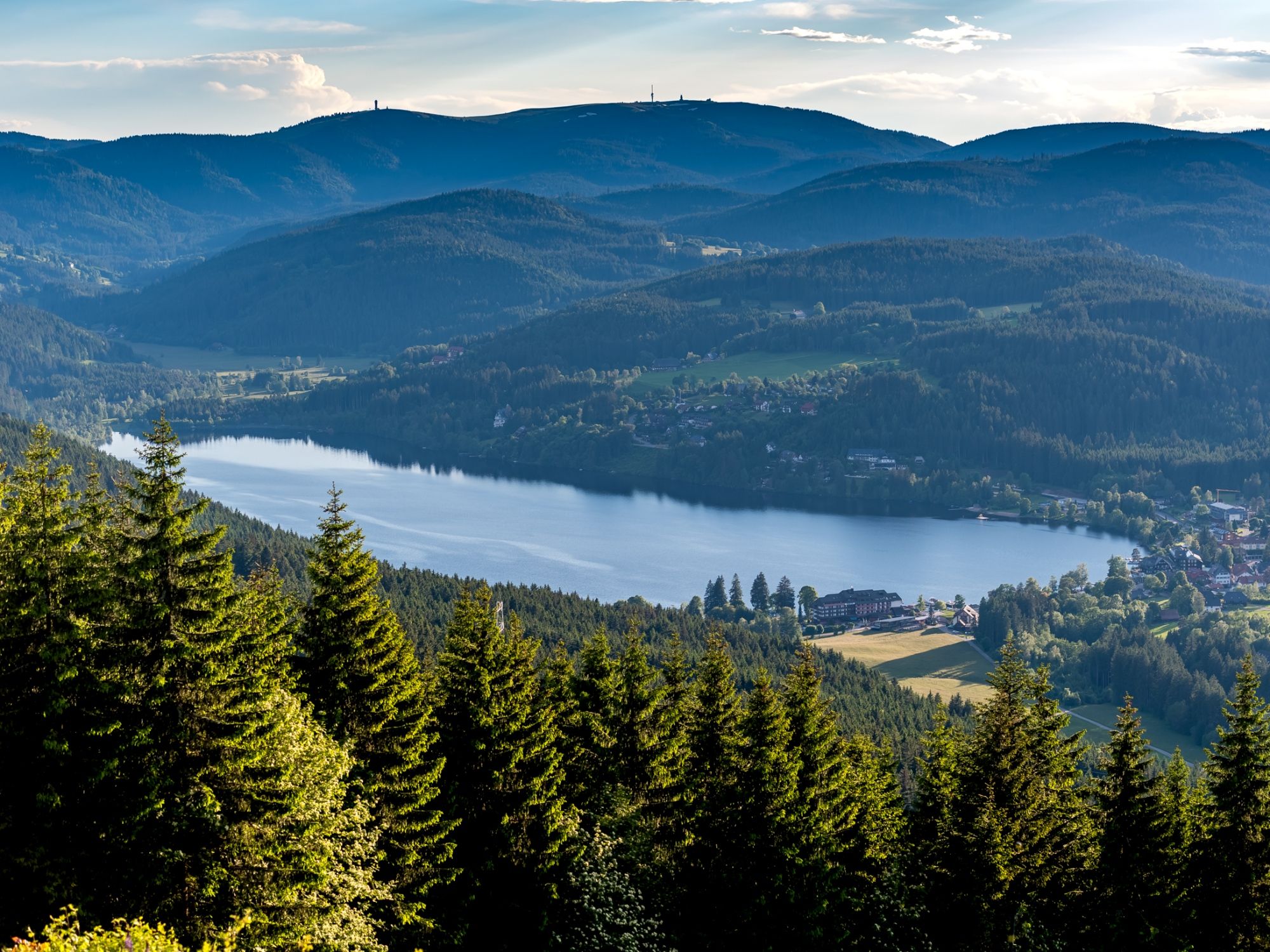 7_Vue aérienne du Titisee, © Hochschwarzwald Tourisme GmbH