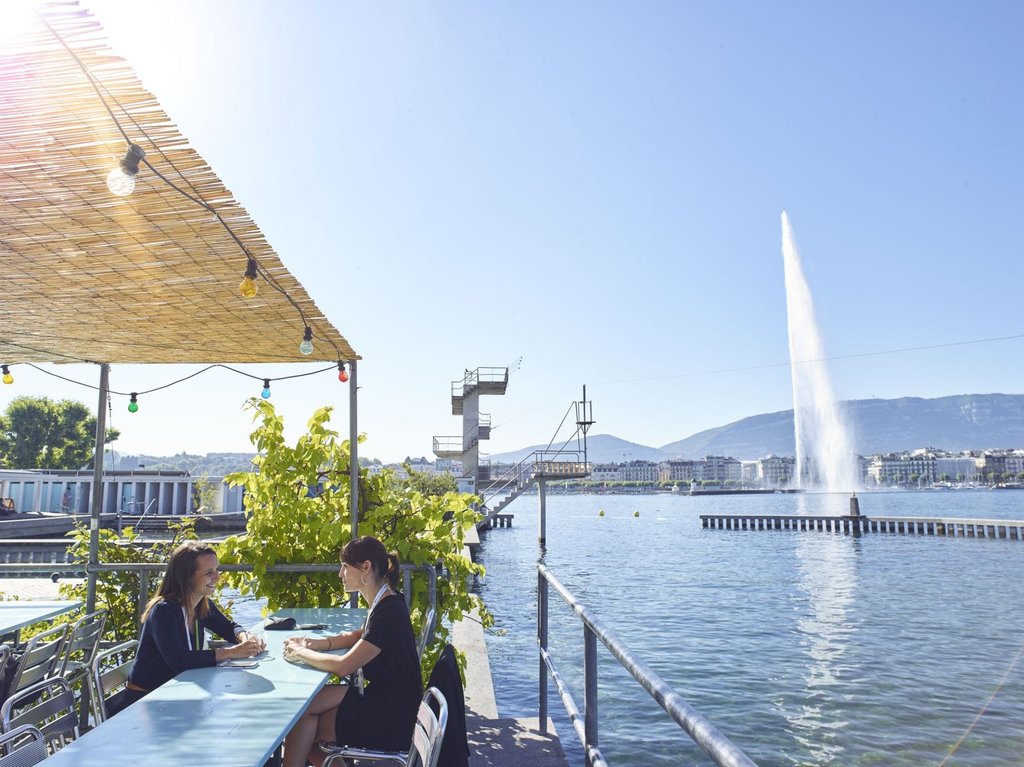 Congresszus - Bains des Pâquis - Genfi Duzzasztó