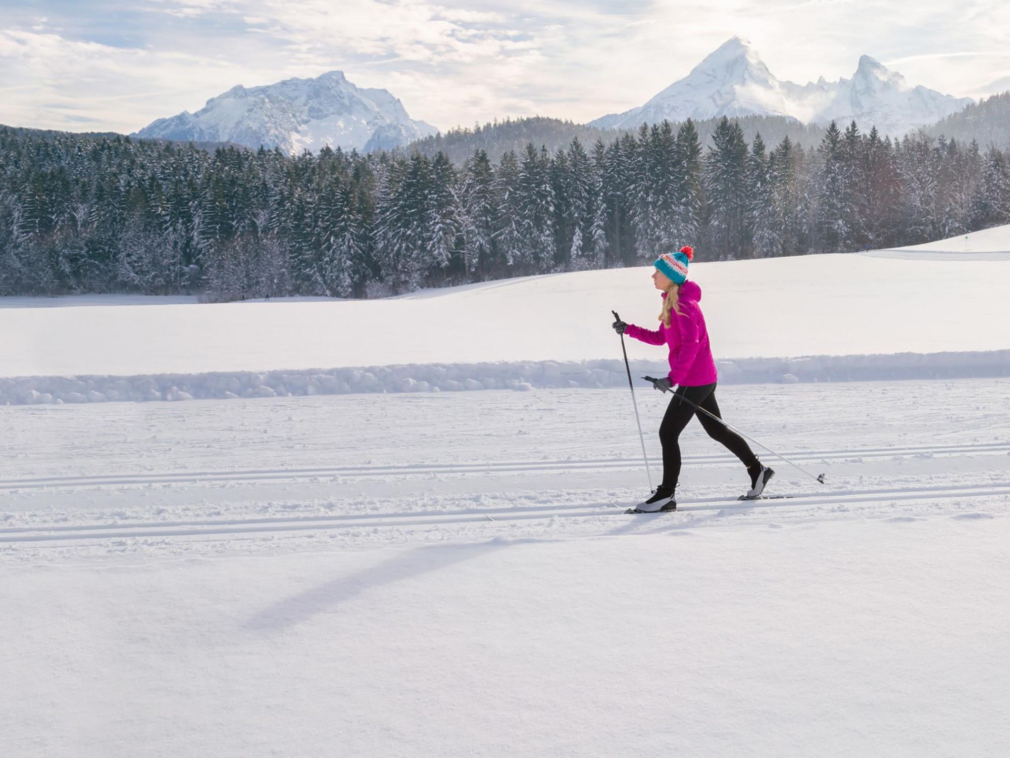 woman-on-a-cross-country-skiing-lesson1