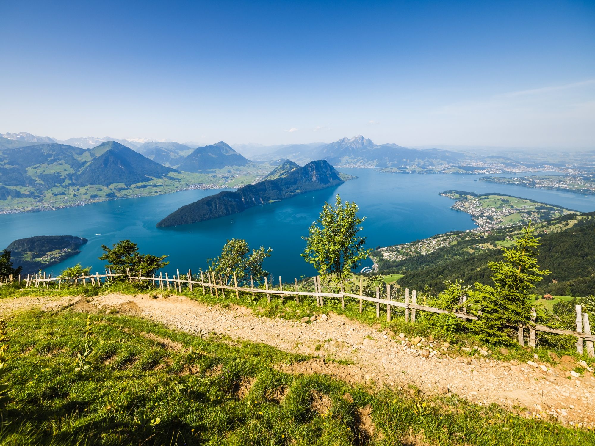 05 Udsigt med panorama af Vierwaldstættersee © Brigitte Marty
