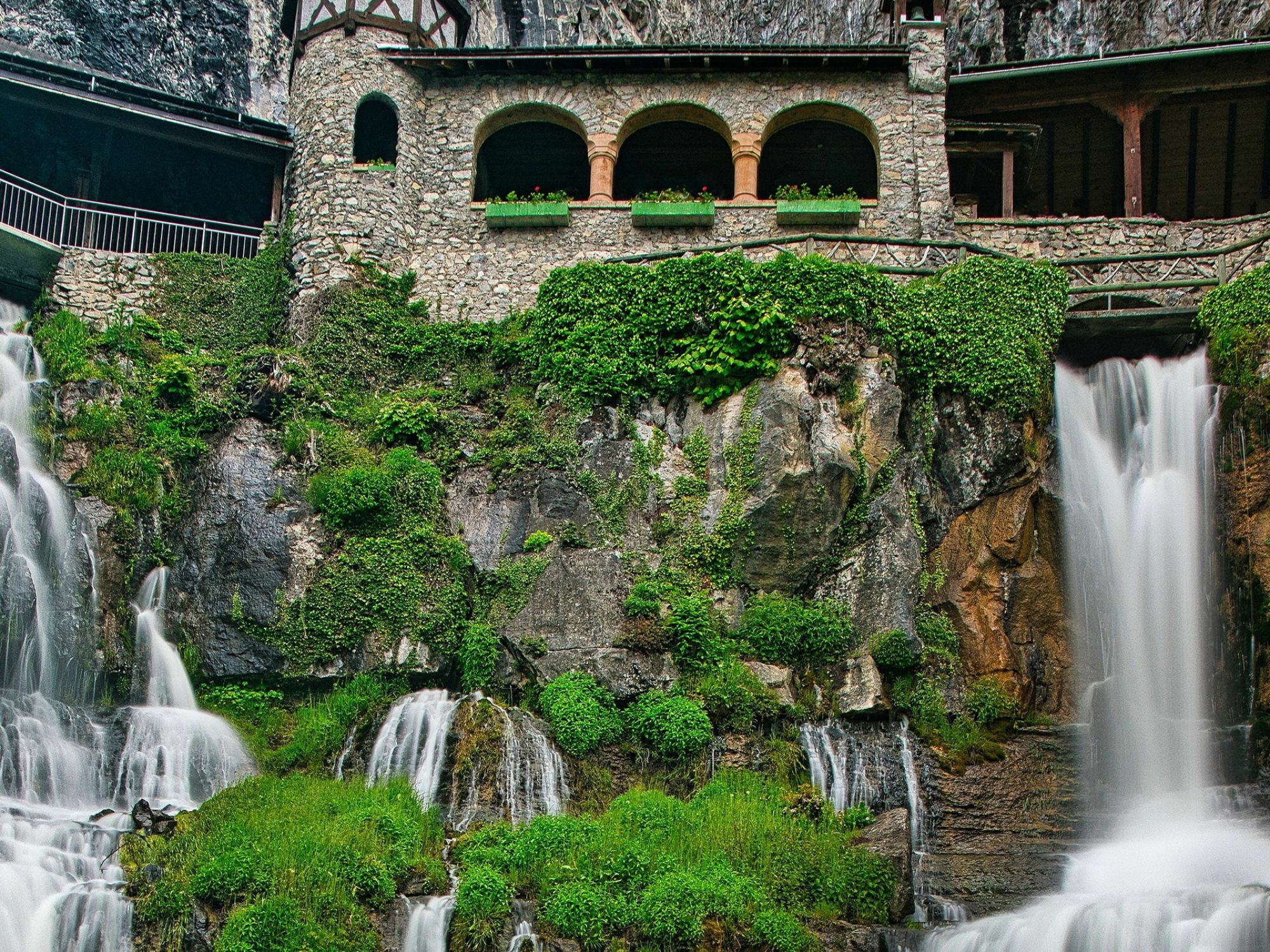 St Beatus Caves Garden