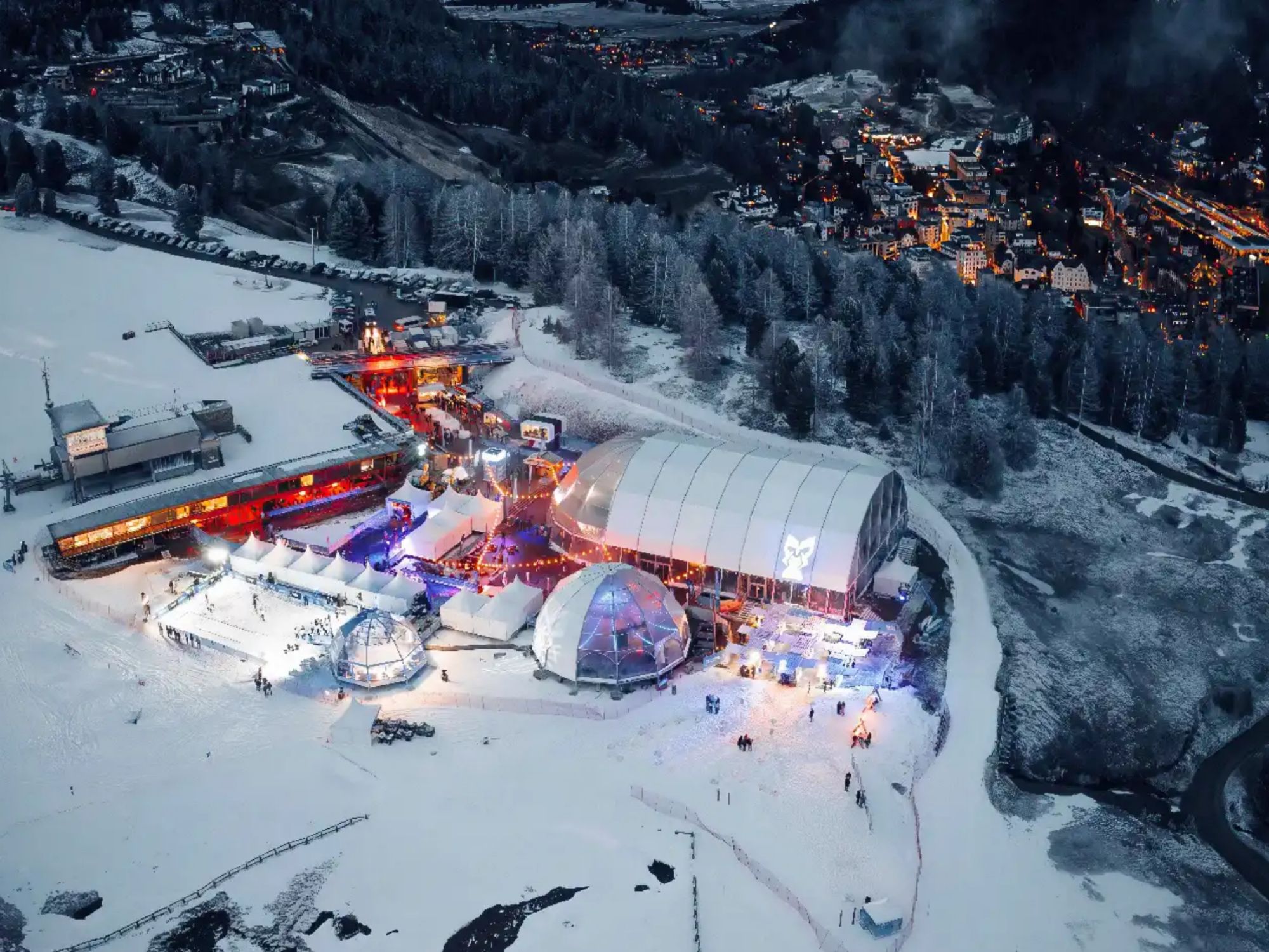 6834d5cd18b6098fc63d8461_02