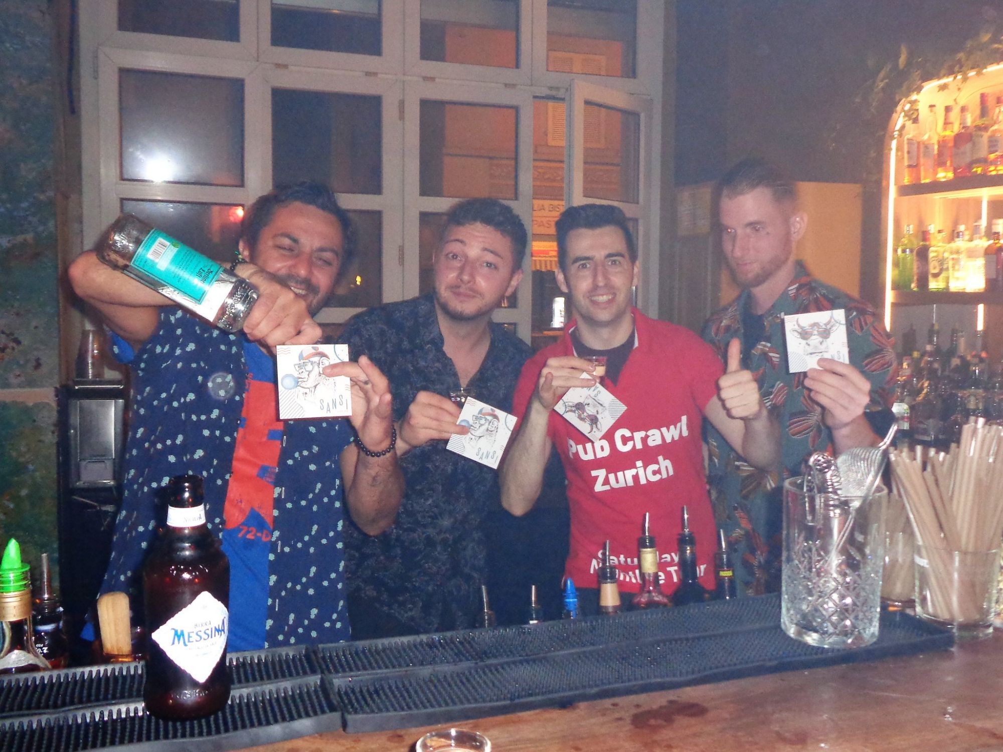 Männer beim Polterabend