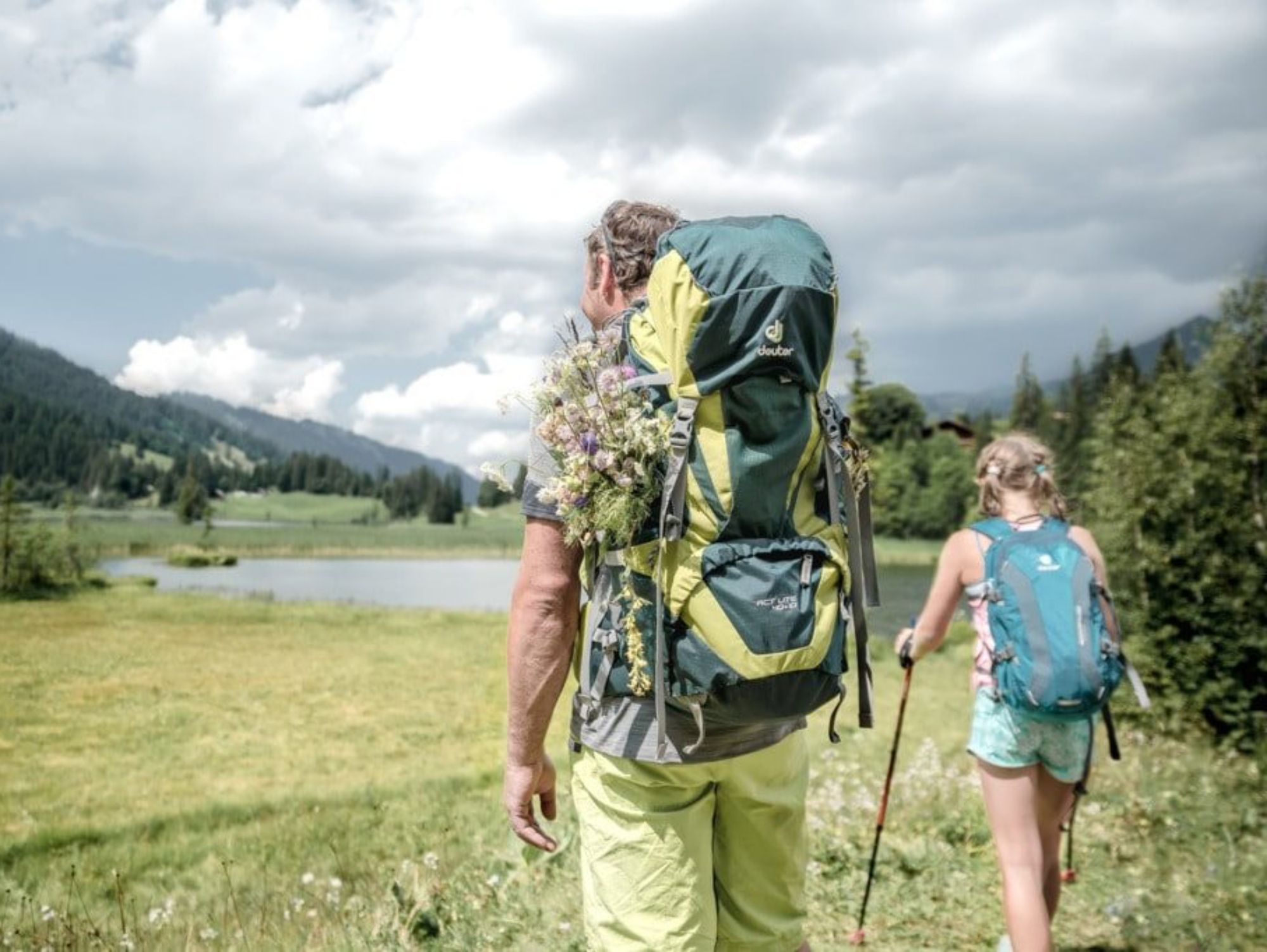 nomadness_gst_hiking-58-min