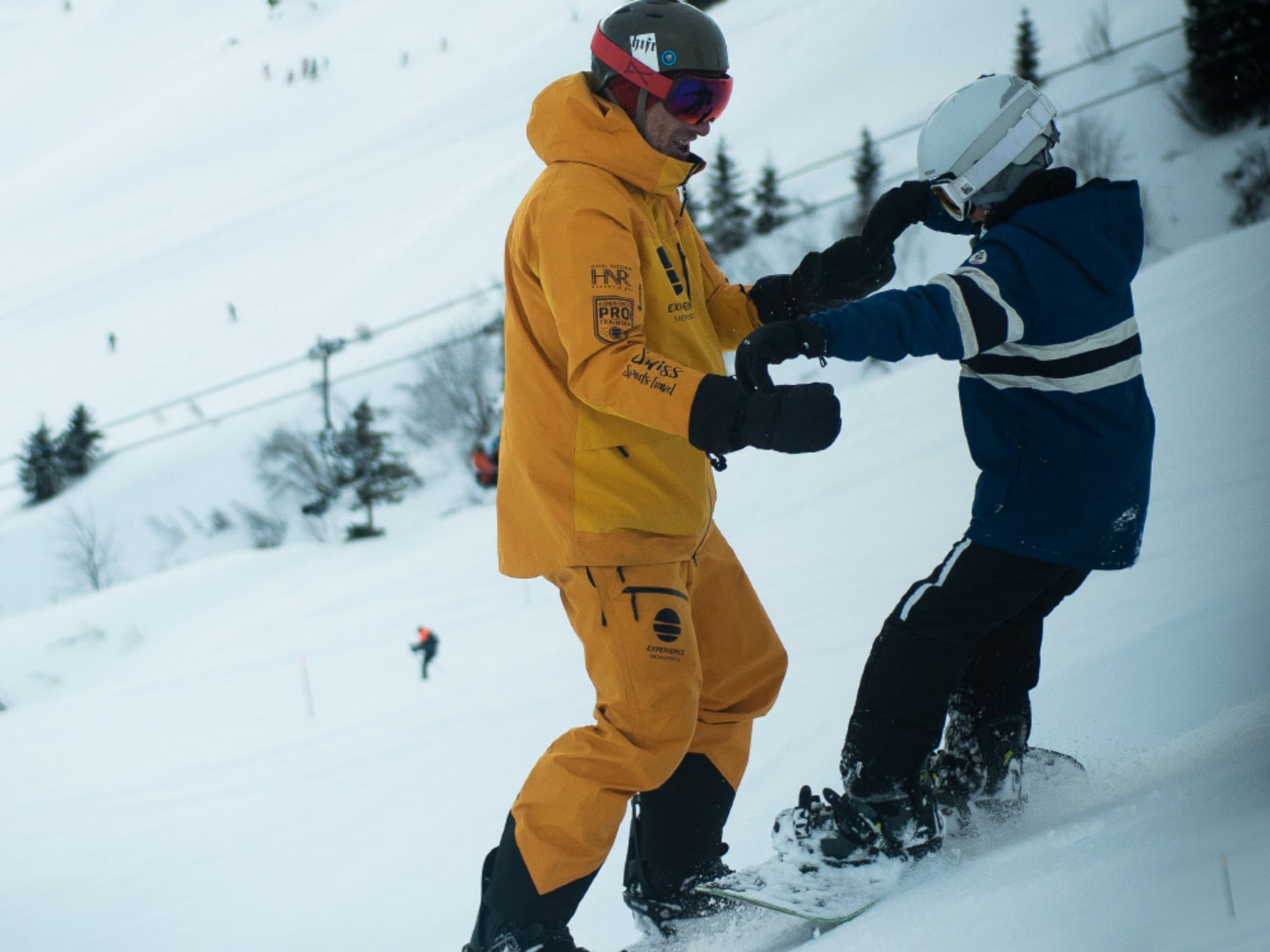 private-kids-snowboard-lesson-in-switzerland