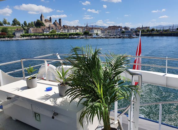 2-hour private aperitif cruise on Lake Zurich