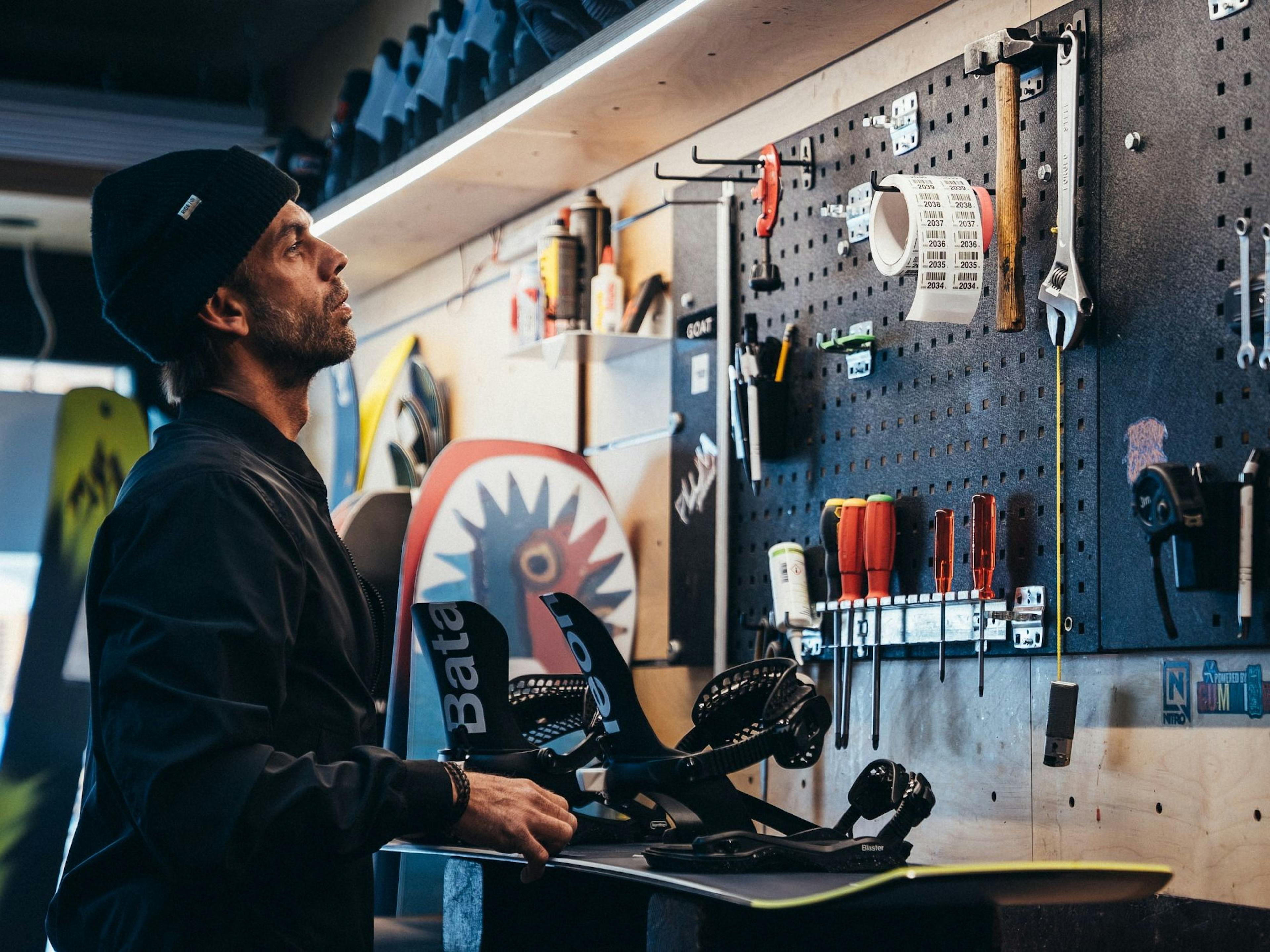 Rent a snowboard for kids in Verbier