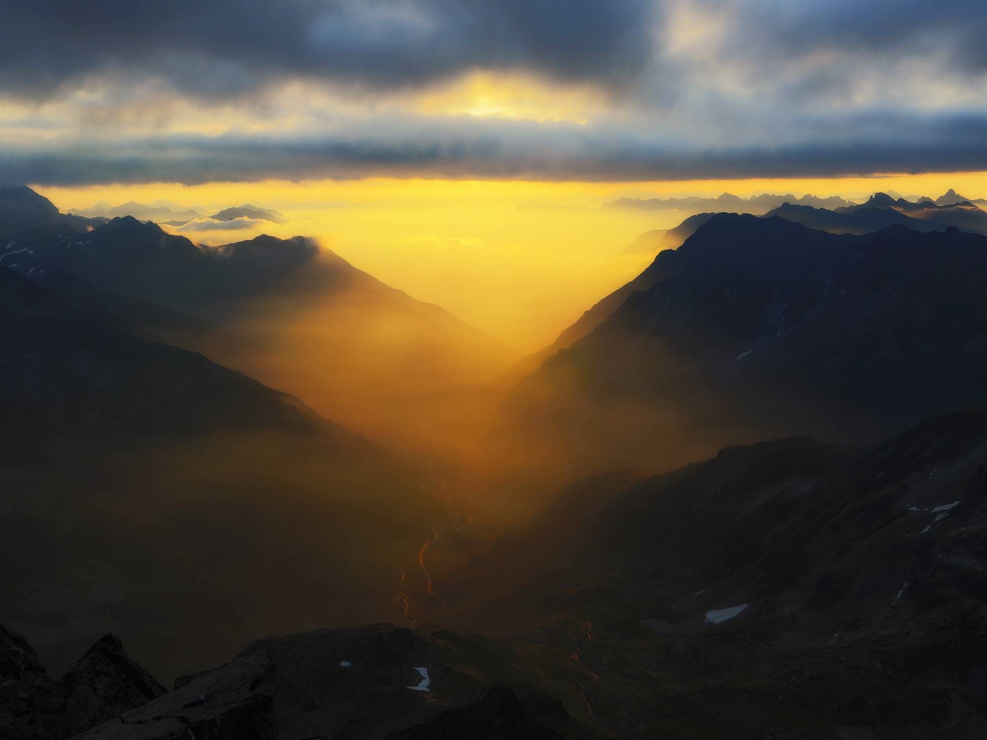 04 2000x2000-0-70-a92067fce24684421ccc671e664eb378