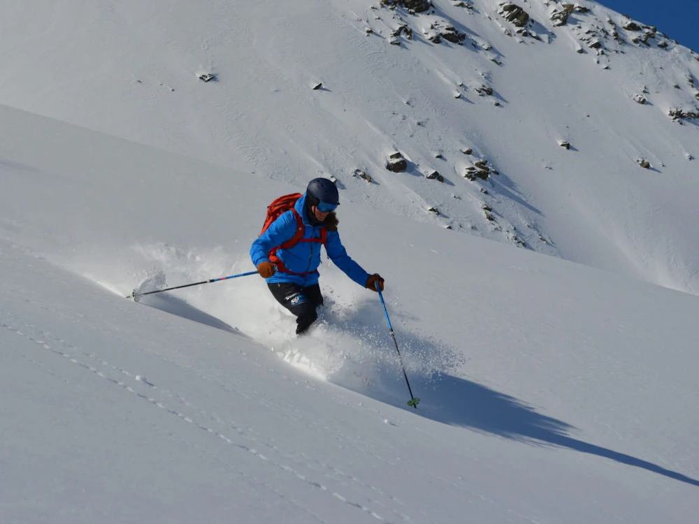 Safari skijimi freeride nga Klosters në Andermatt
