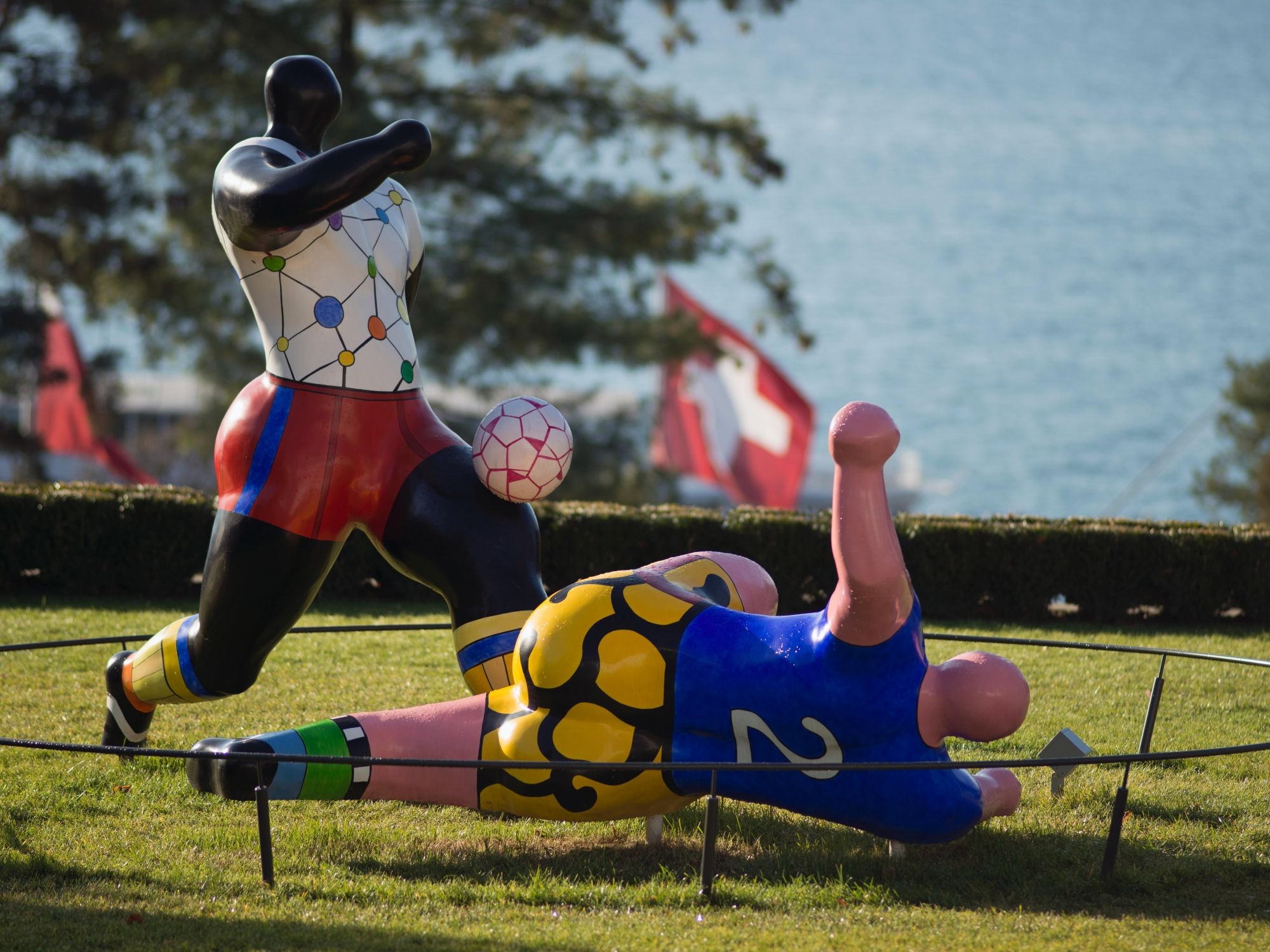 Aussenanlage mit Kunstobjekten