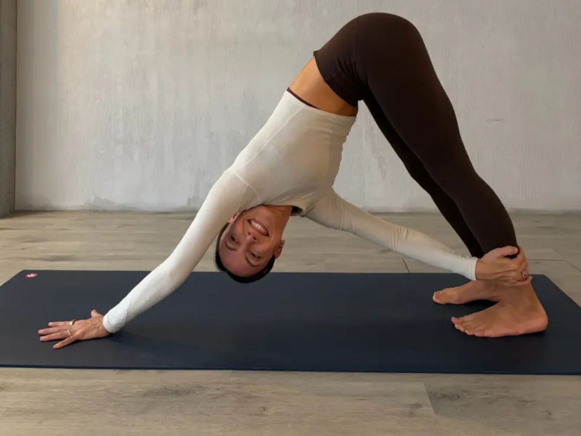 YogaDalamTas Salinan