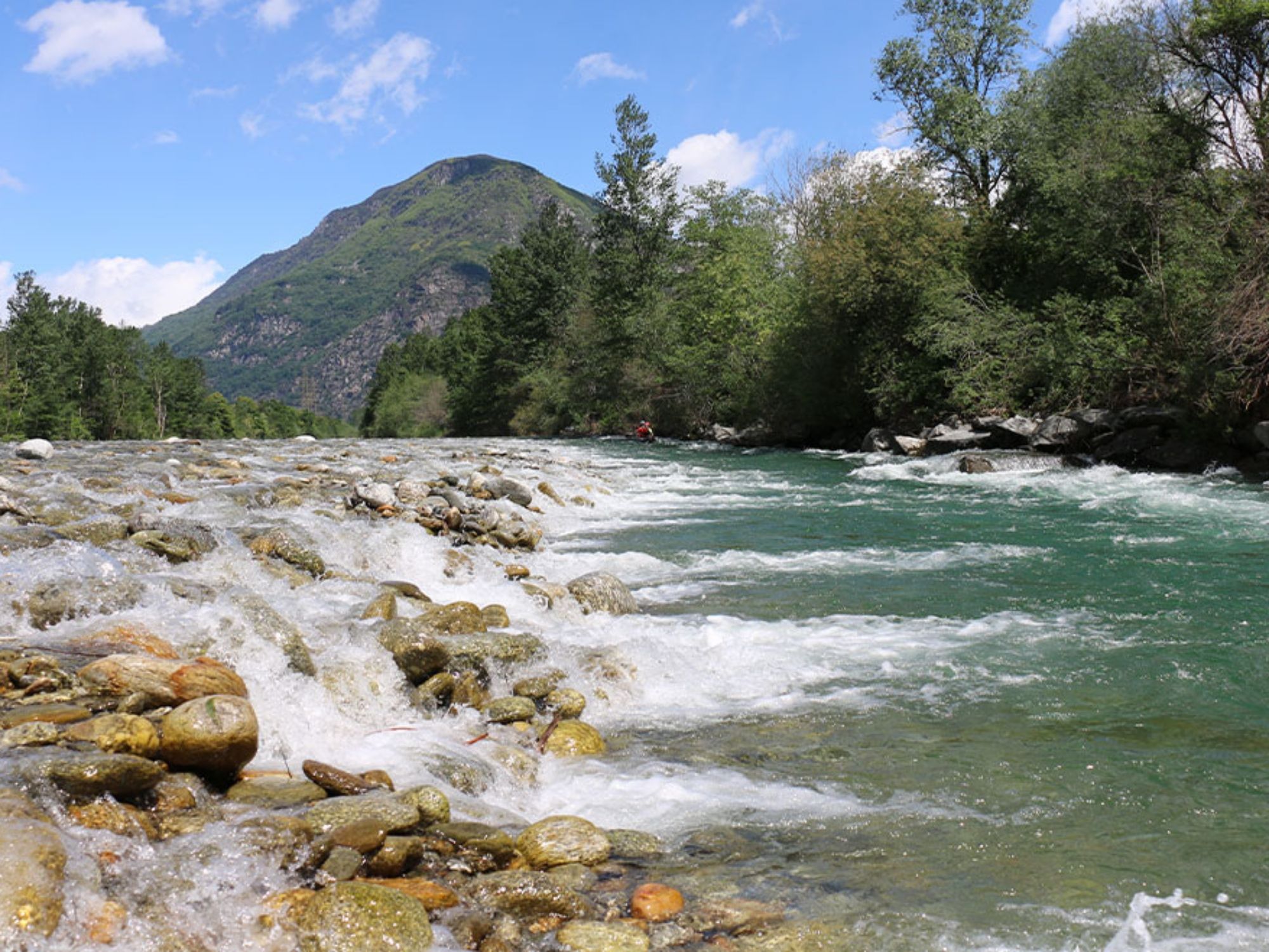 nature-rapids-mountains-water-rafting