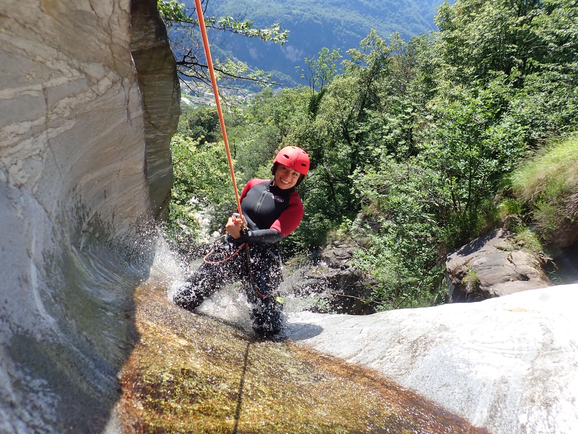 Swiss River Adventures GmbH Canyoning Boggera (20)