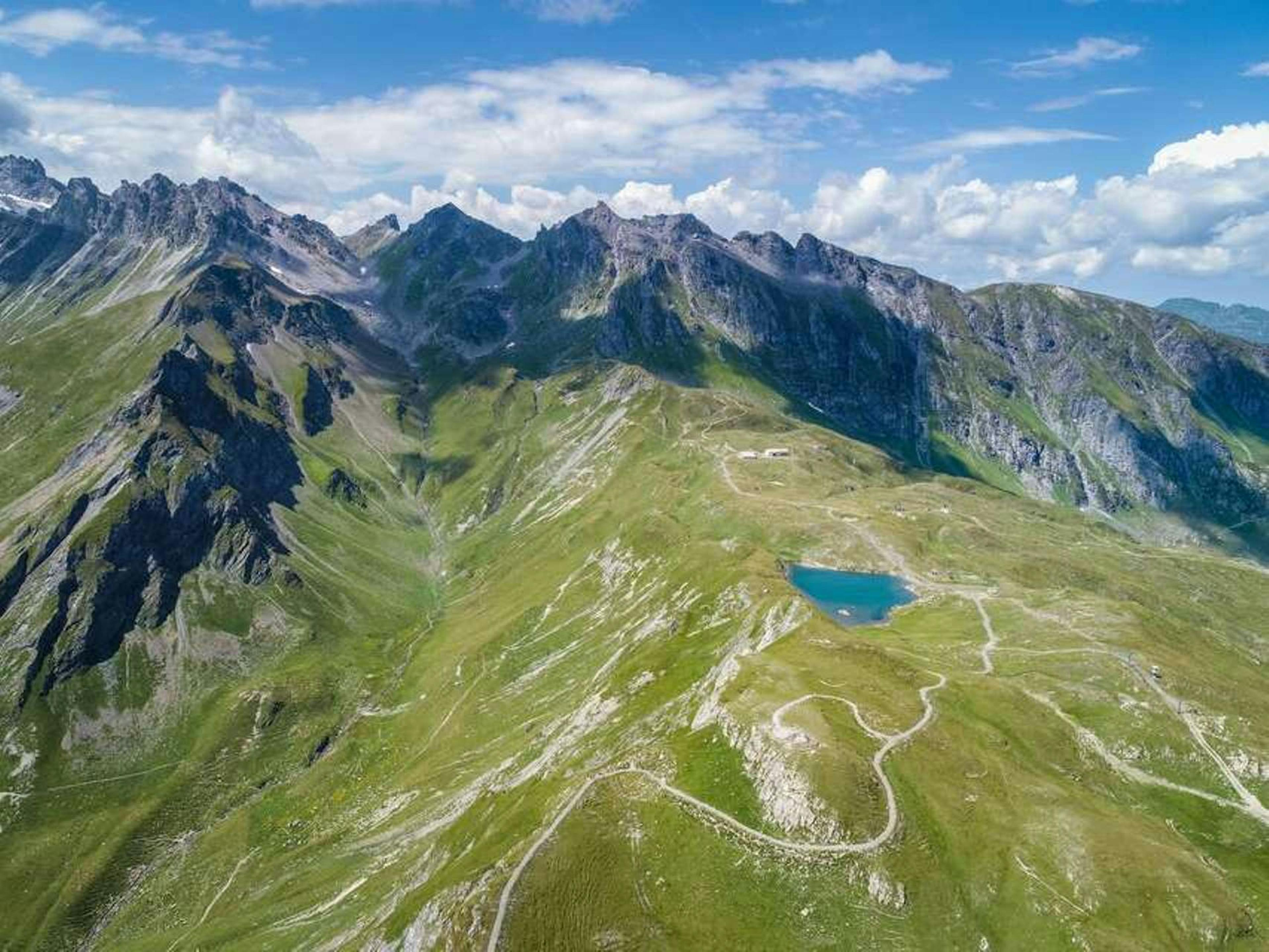 Chemin d'altitude panoramique du Pizol Wangsersee (photo : Heidiland Tourisme)
