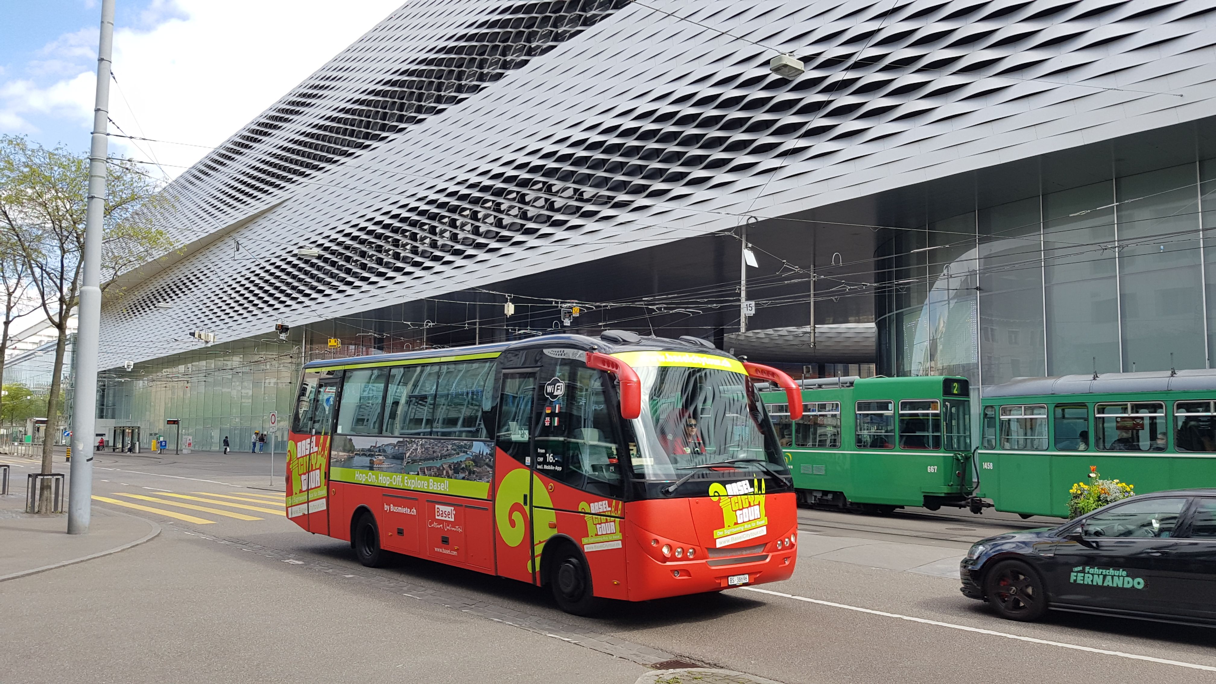 Stadtrundfahrt Basel mit dem Bus | Swiss Activities