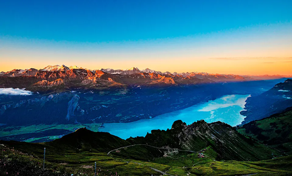 Brienzer Rothorn Sonnenaufgang Brienzersee