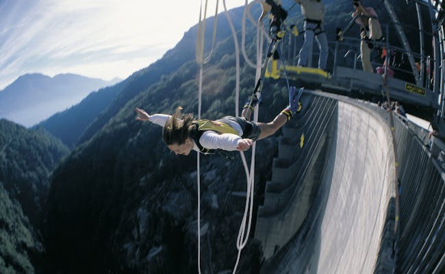 007 Jump Vogorno (Foto: Svizzera Turismo, Christof Sonderegger)