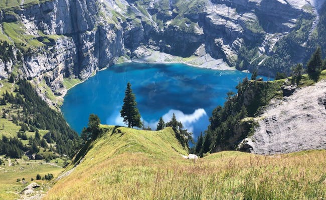 the deep blue lake (Photo: Seraina Zellweger)